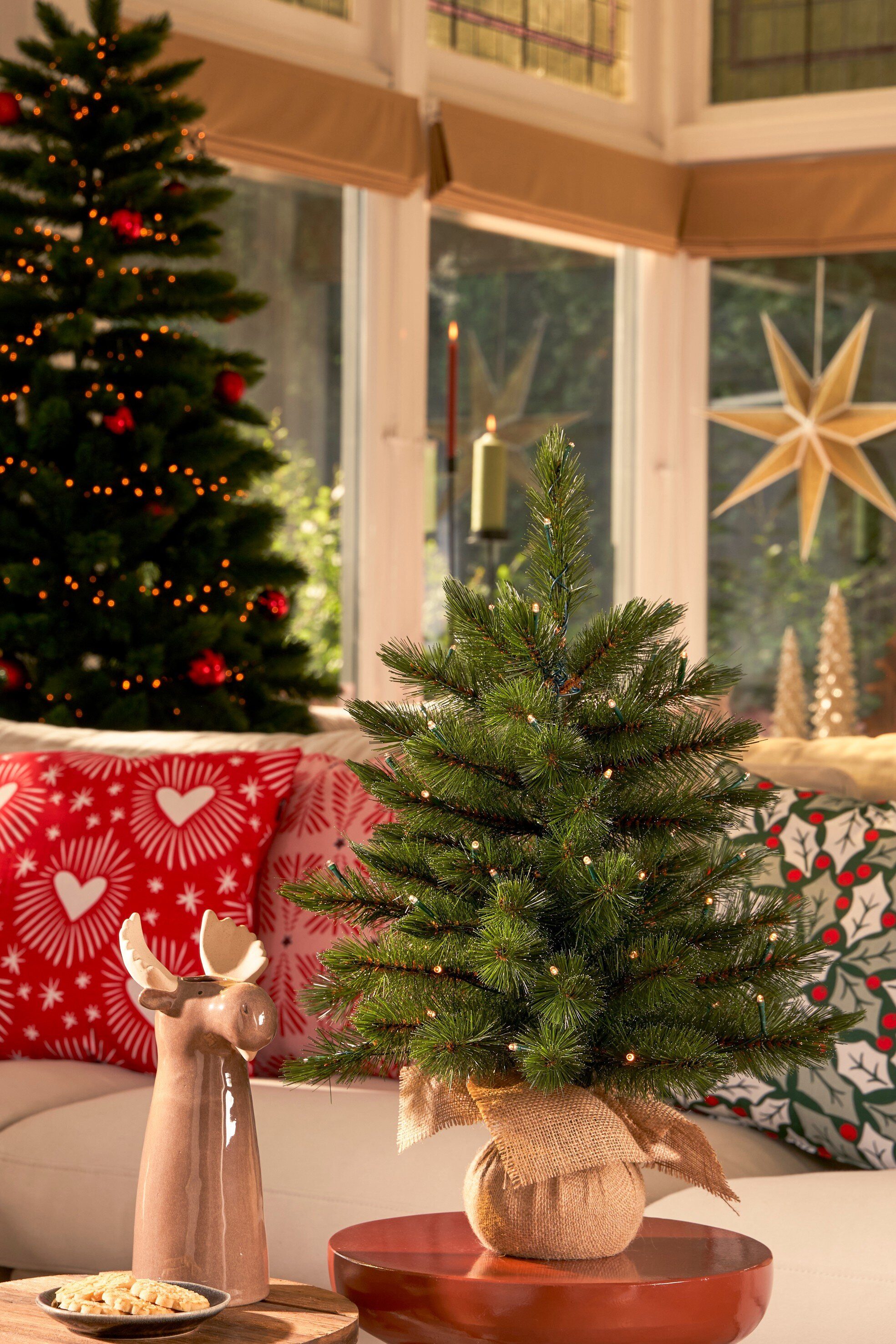 Triumph Tree Künstlicher Weihnachtsbaum Triumph Tree Forest Frosted Weihnachtsbaum mit burlap led gruen 48L TI