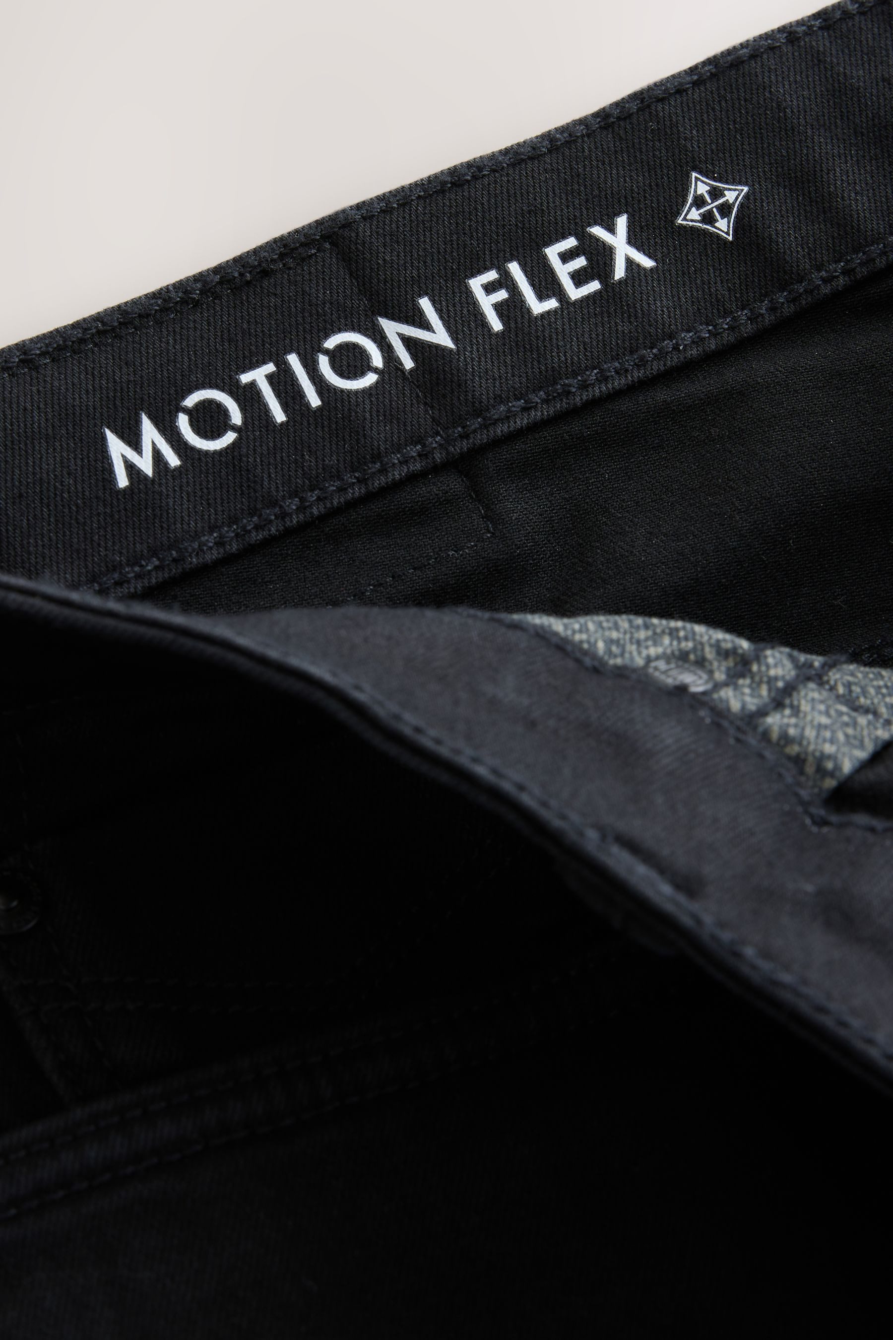 Next Straight-Jeans Straight Fit Motion Flex Jeans (1-tlg)