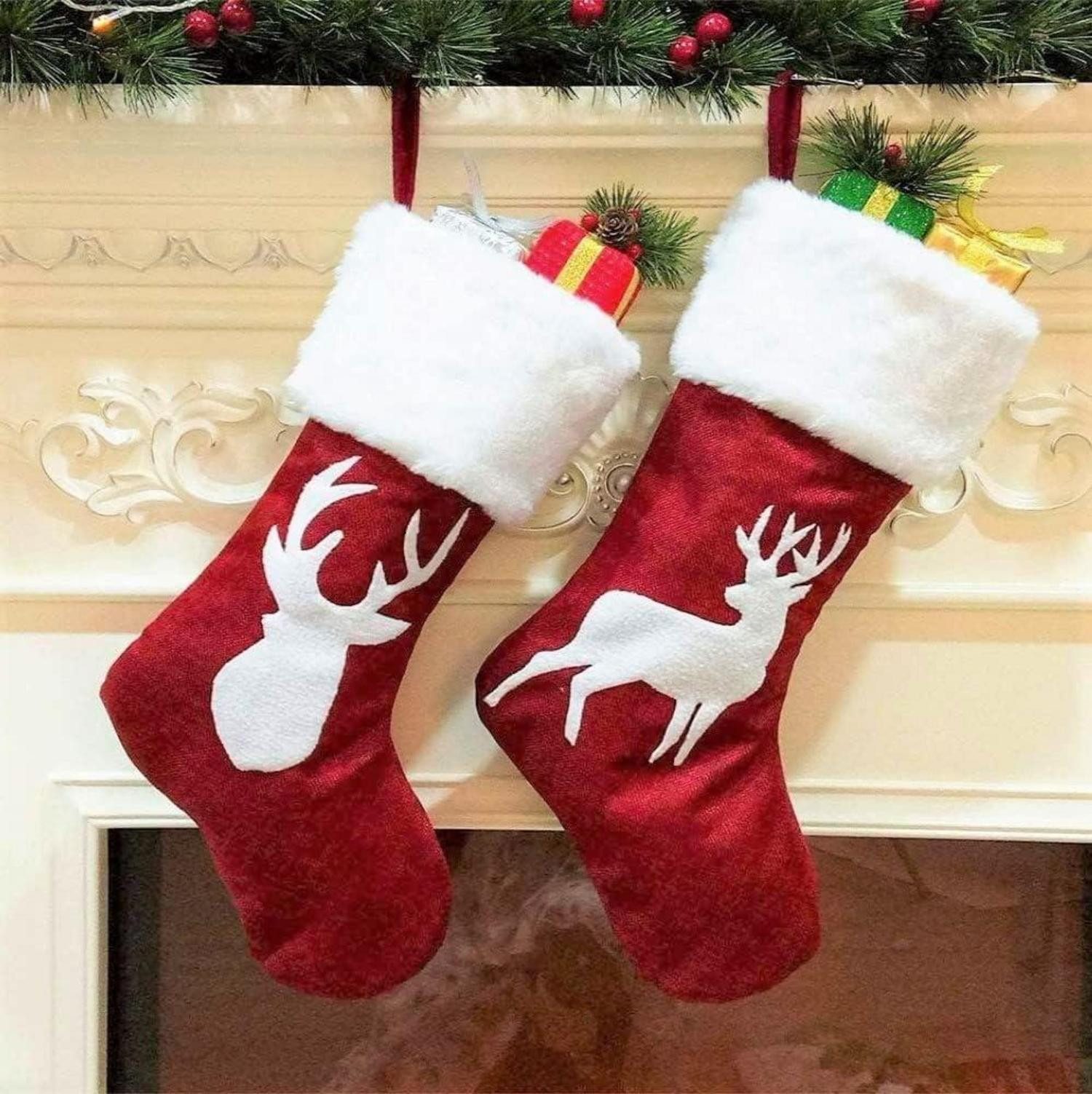 Dekohänger 2er Set Große Weihnachtsstrümpfe Rentiermuster für Christbaumschmuck