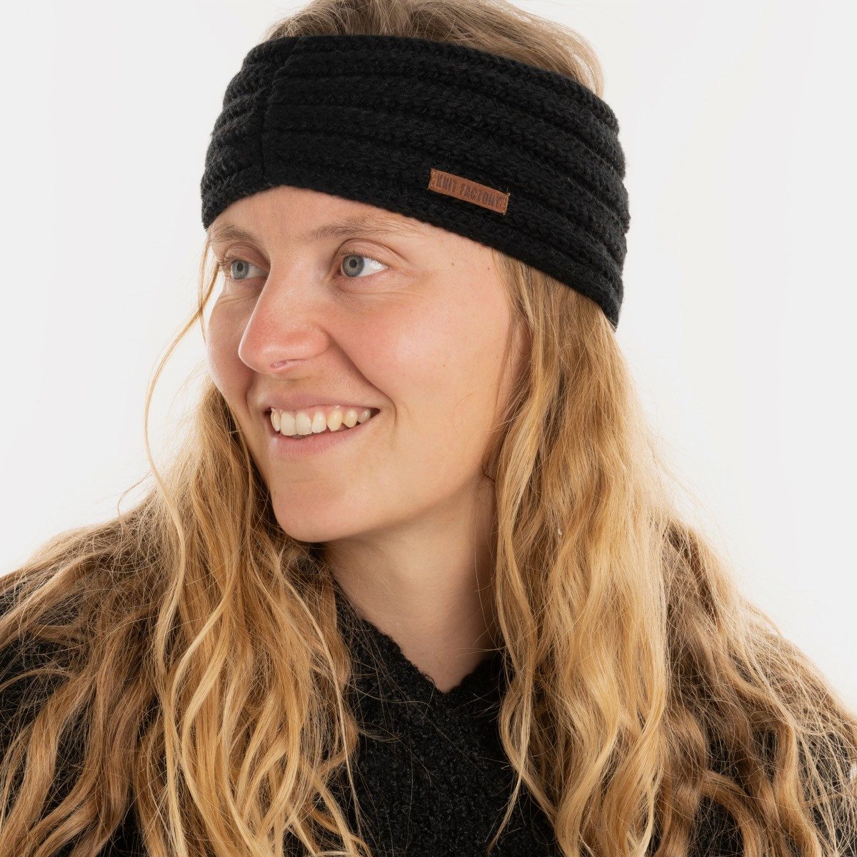 Knit Factory Stirnband Nica Stirnband Schwarz One Size Gestreift (Set, 1-St., Spar-Set) Strick accesoires Wohnen sale winter herbst deko mode Damen Herren