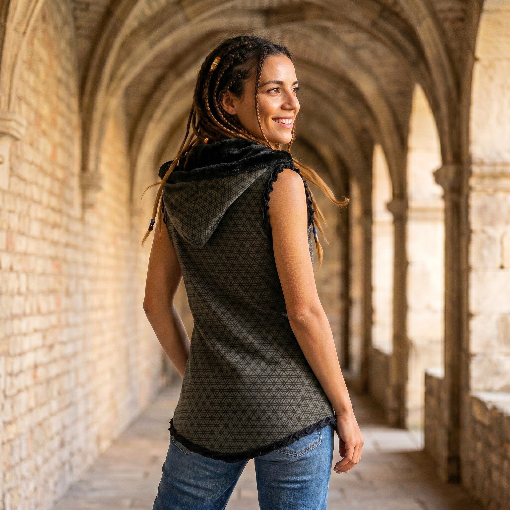 Guru-Shop Langjacke Goa Weste mit weiter, flauschiger Kapuze.. alternative Bekleidung