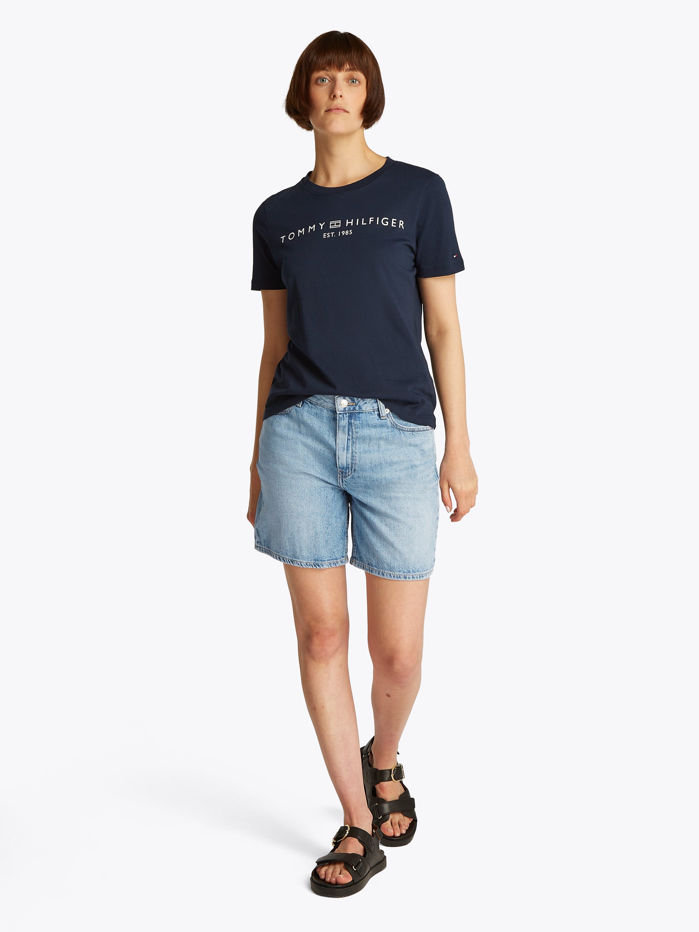 Tommy Hilfiger Shorts DNM STRAIGHT SHORT RW SIA mit leichter Waschung, Logo-Bage