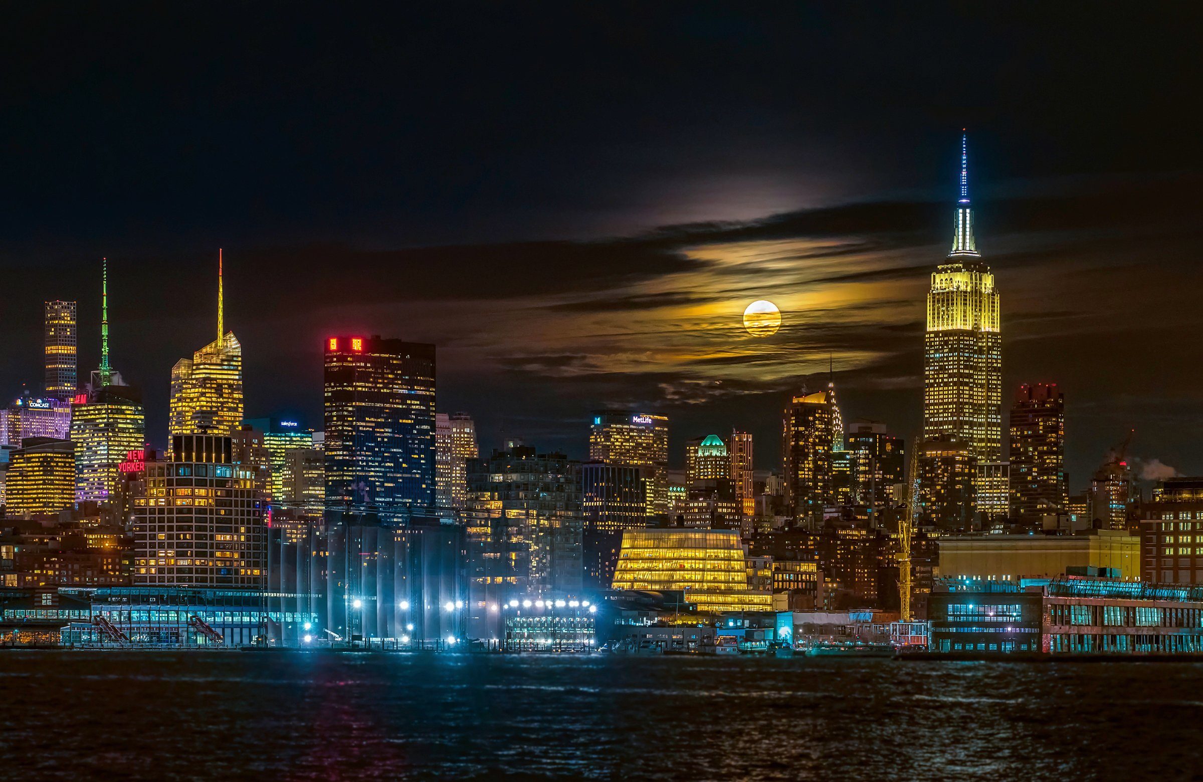 Papermoon Fototapete Photo-Art HUA ZHU, SUPER BLUE MOON 2018, NEW YORK CITY