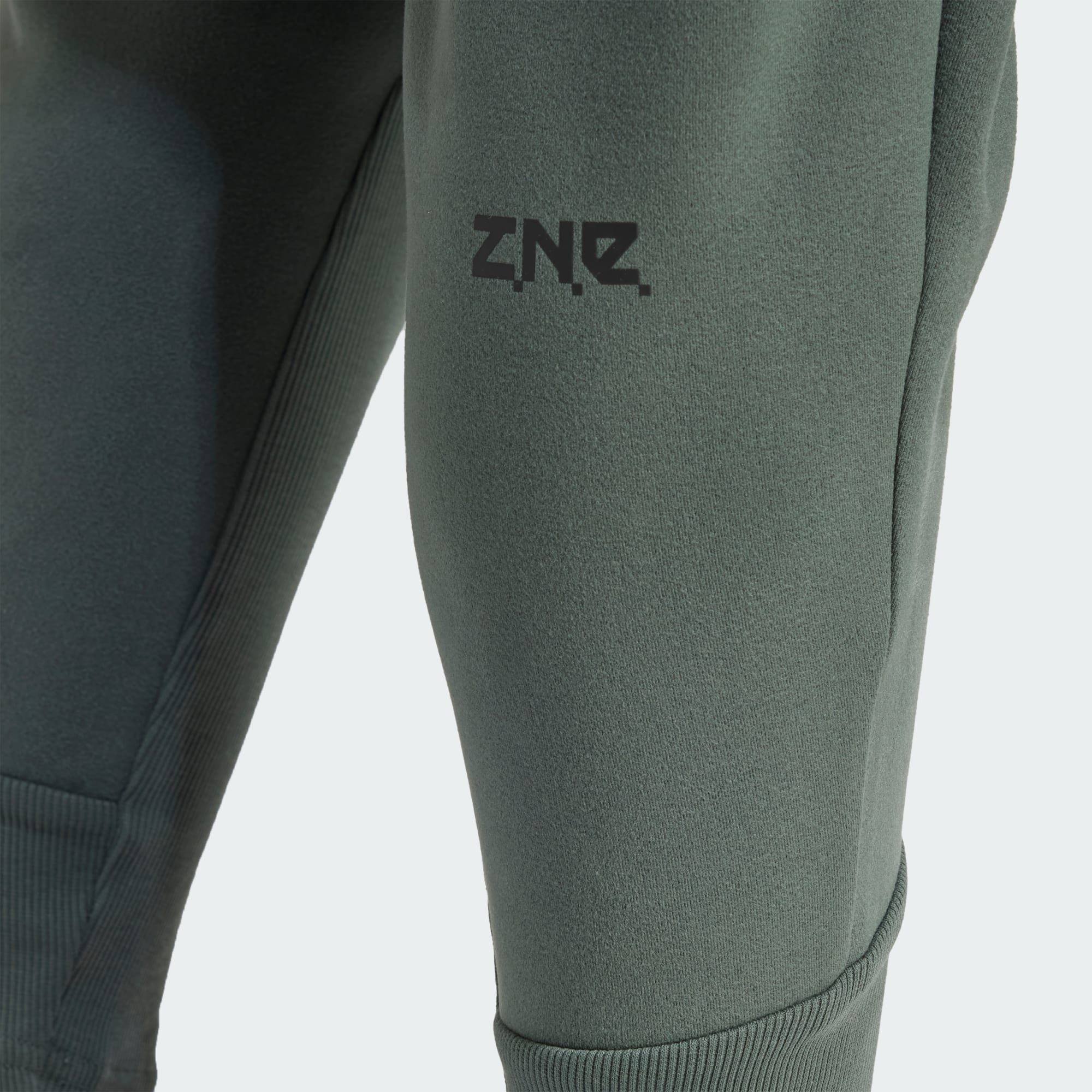 Jogginghose Legend Ivy HOSE adidas Sportswear WINTERIZED Z.N.E.