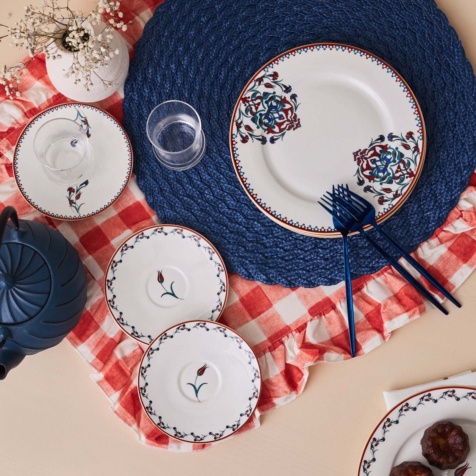 Karaca Kuchenteller Nakkas Dessert-Set für 6 Personen, 18-teilig