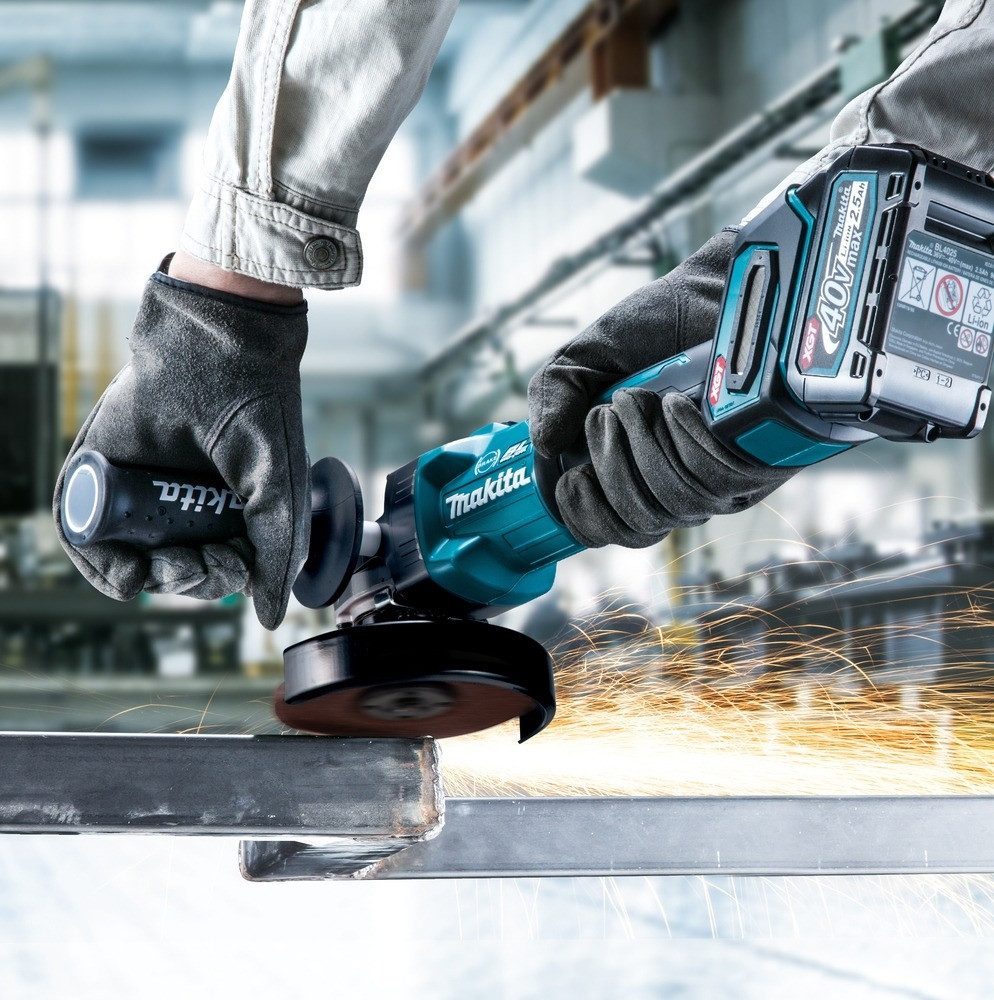 Makita Akku-Winkelschleifer, max. 8500 U/min, XGT, GA005GM201, 40V, 125 mm, 2 x 4 Ah Li-Ion in MAKPAC 4