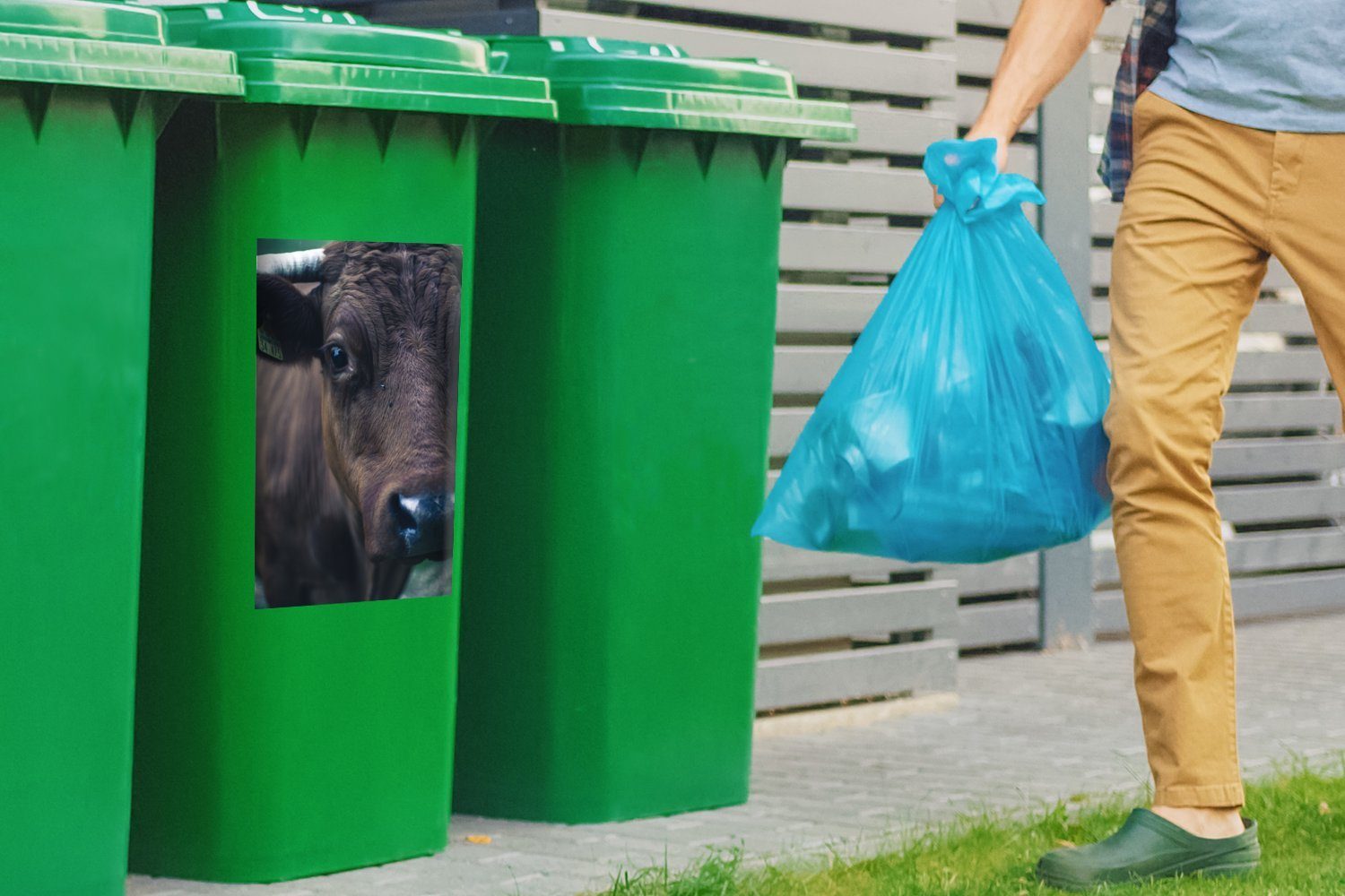 MuchoWow Wandsticker - St), Auge Mülleimer-aufkleber, Abfalbehälter - Container, Kuh (1 Sticker, Tiere Mülltonne,