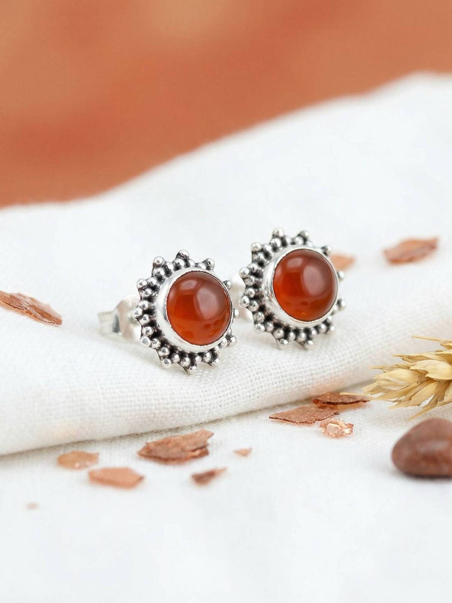 mantraroma Paar Ohrstecker BUWAN rund aus 925 Silber mit Karneol (Paar, Paar Ohrringe mit Schmuckbeutel), 925 Sterling Silber Ohrringe für Damen