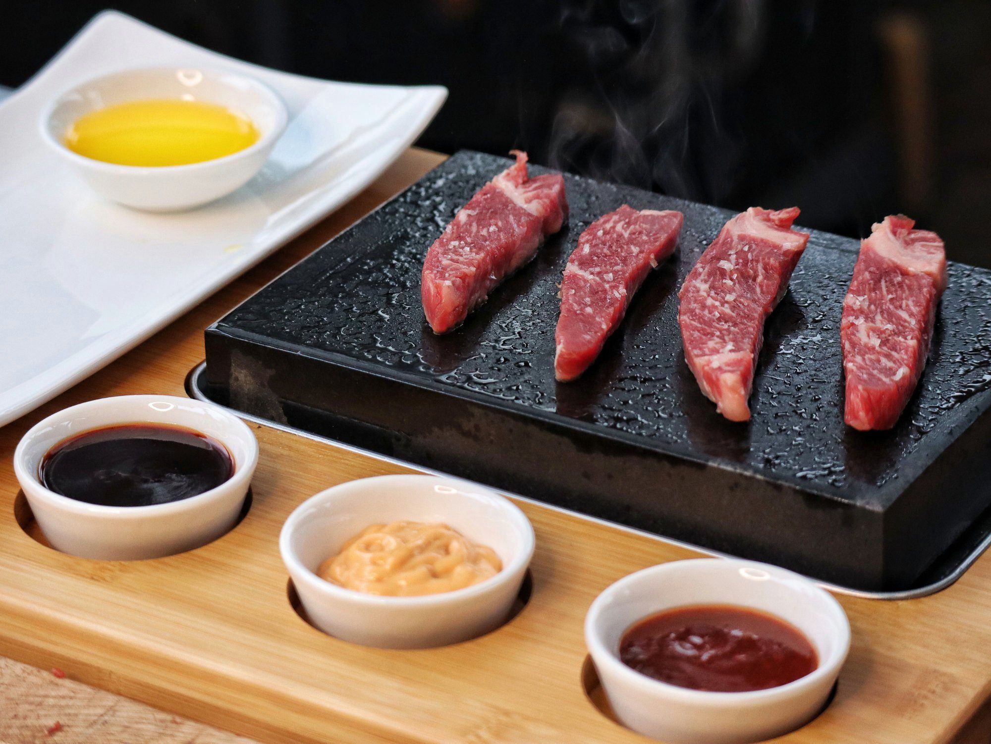 Mahlzeit Lavasteine Set (7-teilig), Set mit heißem Stein, Teller und Dipschalen