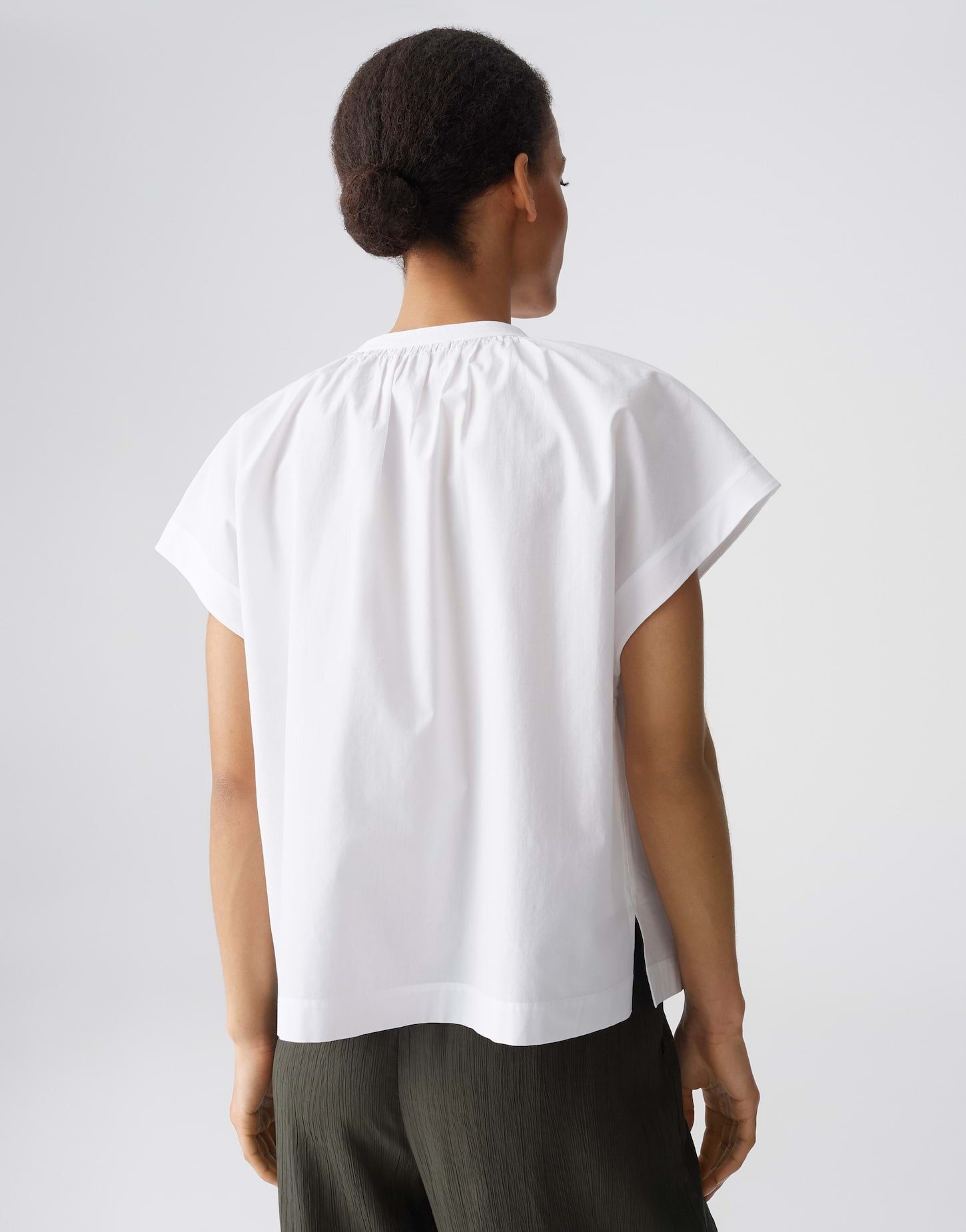 OPUS Shirtbluse Firu aus glatter Webware mit leichter Transparenz Zarte Falten geben dem Look eine lockere Leichtigkeit