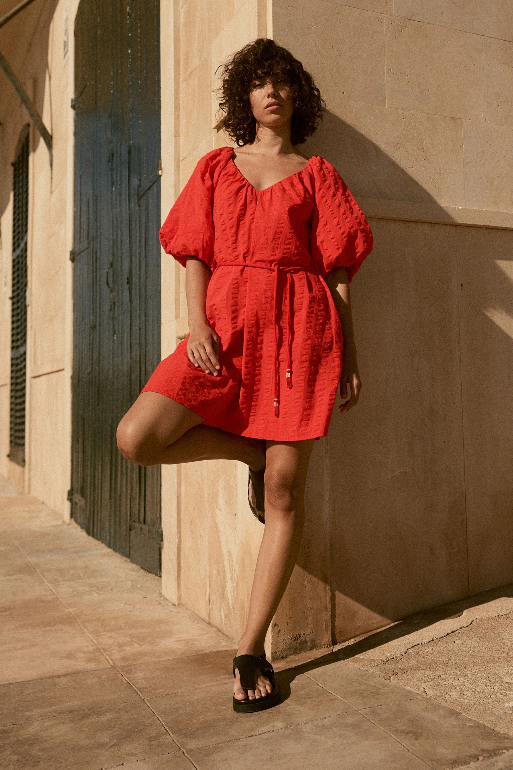 Next Strandkleid Minikleid aus 100 % Baumwolle mit Puffärmeln (1-tlg)