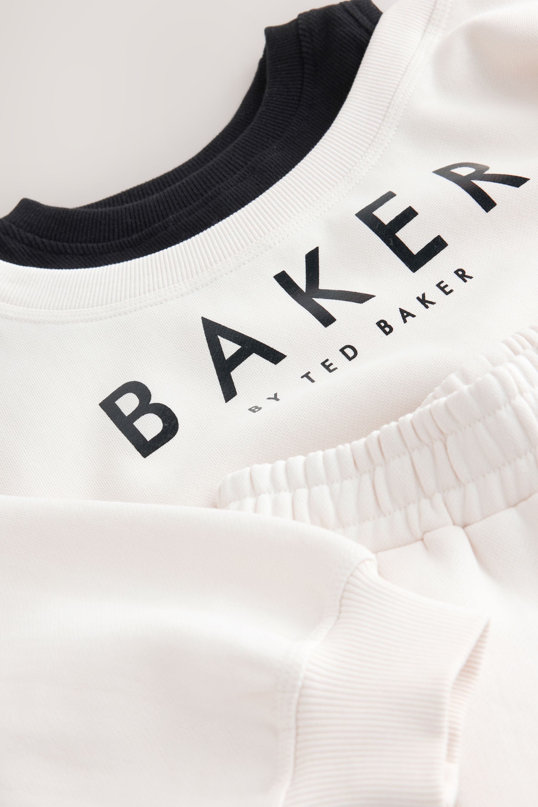 Baker by Ted Baker Sweatanzug Baker by Ted Baker Sweatshirt & Jogginghose (2-tlg) – Bild 3 von 5