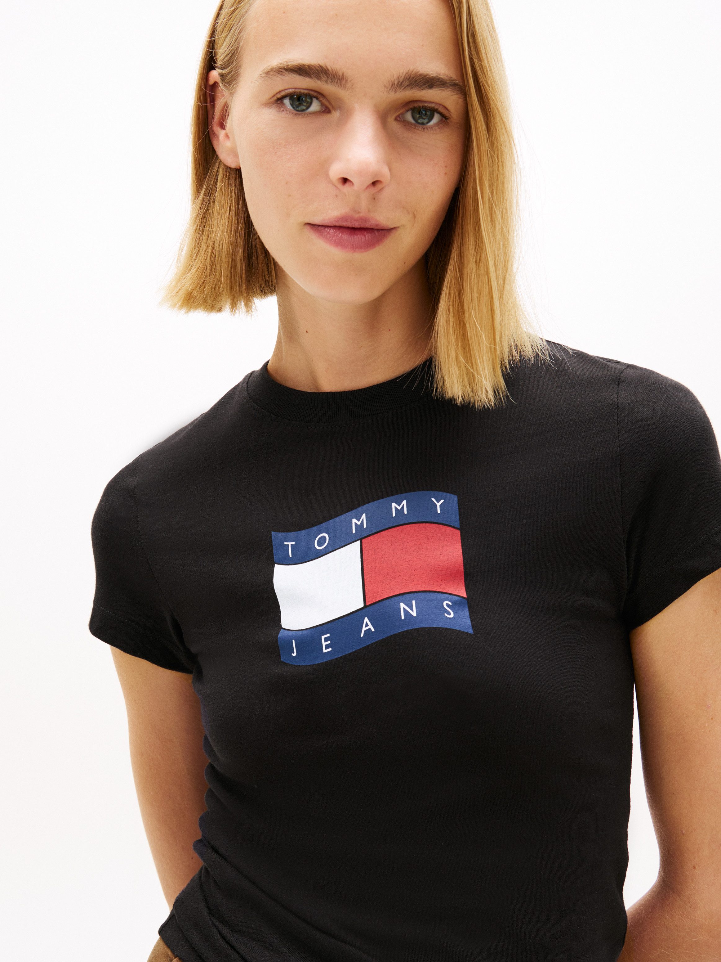 Tommy Jeans T-Shirt TJW SLIM WAVY FLAG TEE EXT mit Rundhalsausschnitt