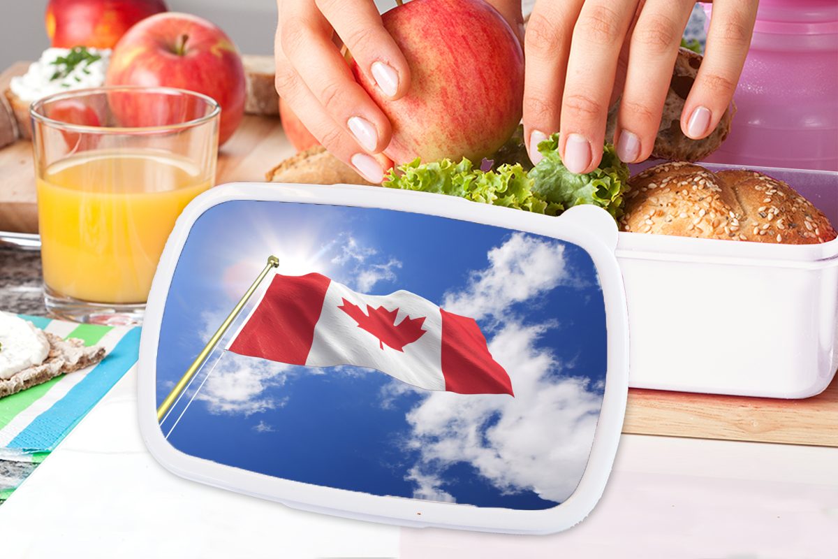 von (2-tlg), für Nachmittag, Mädchen Brotbox an einem Kinder Flagge MuchoWow Brotdose, Kunststoff, Jungs und sonnigen Erwachsene, Kanada weiß Lunchbox und für