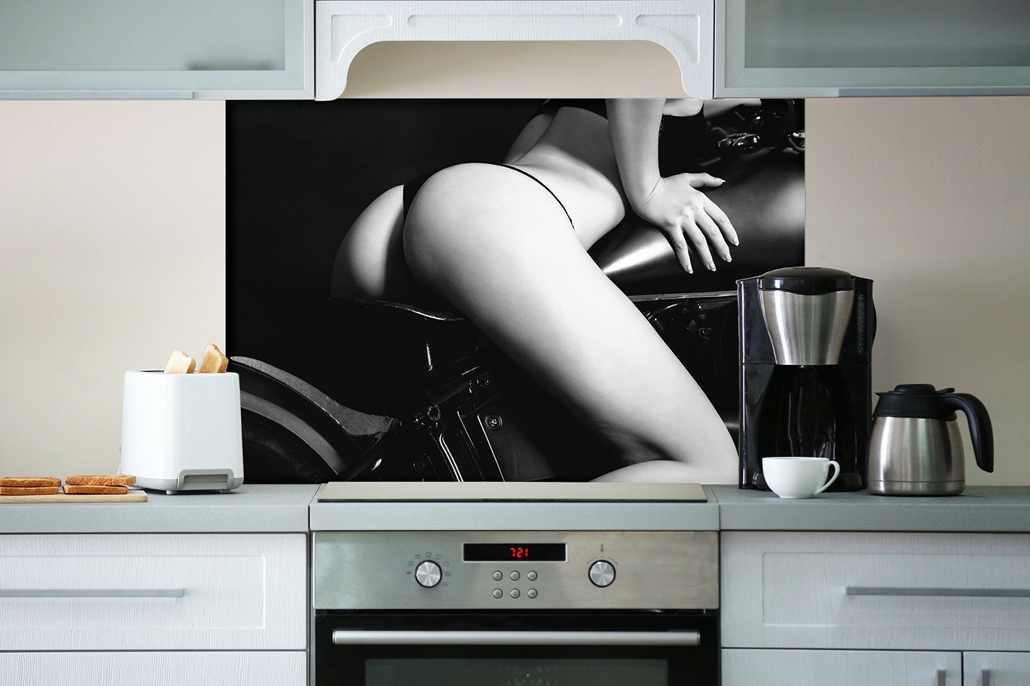 schwarz weiß, (1-tlg) Sexy auf Wallario Küchenrückwand Motorrad Frau