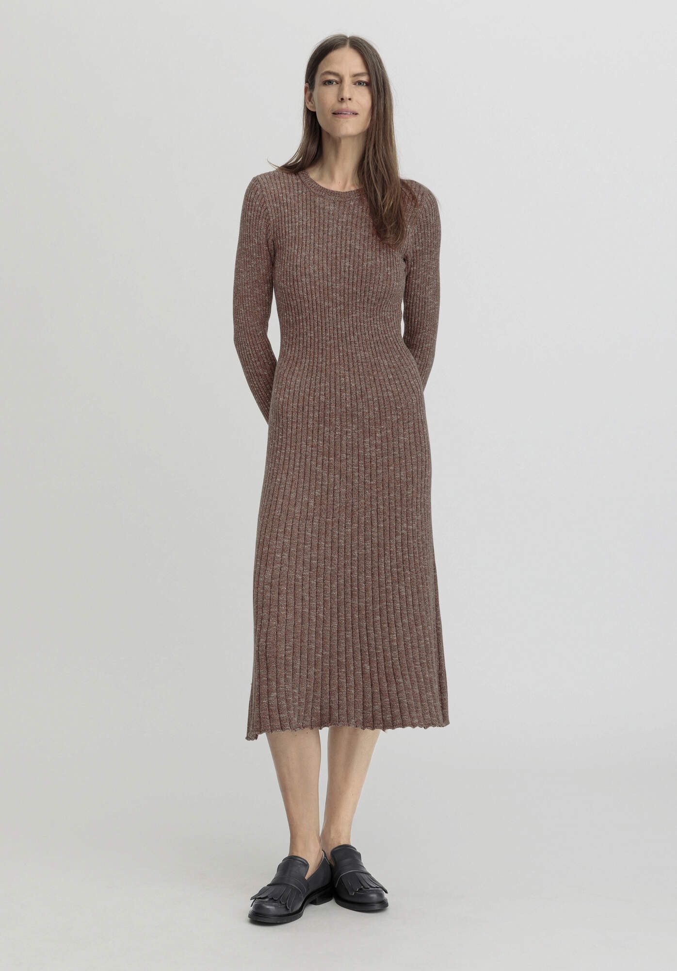 Hessnatur Strickkleid Strickkleid Midi Slim (1-tlg) günstig online kaufen