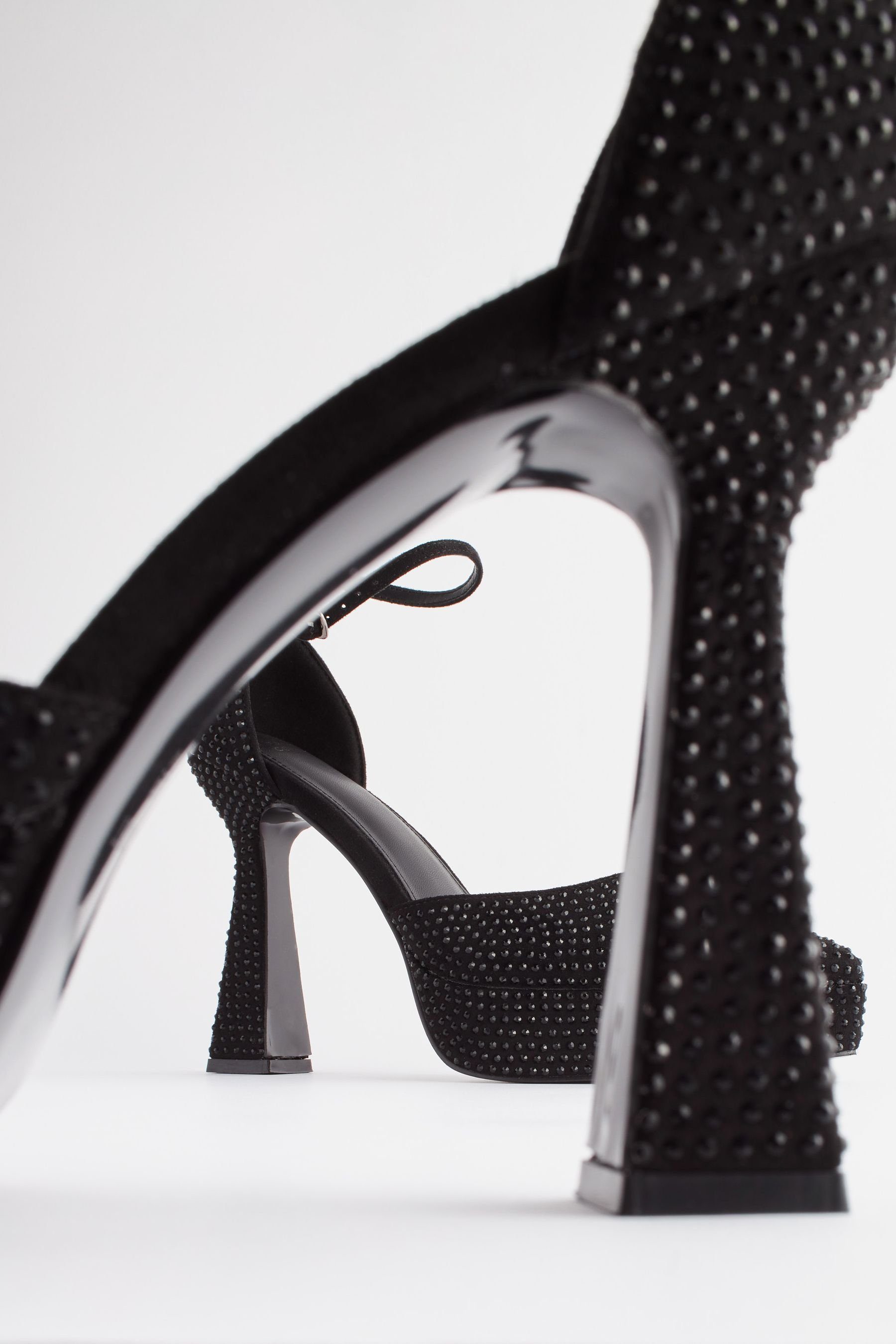 Next Forever Comfort® Schuh mit Keilsandalette Black (1-tlg) hoher Plateausohle