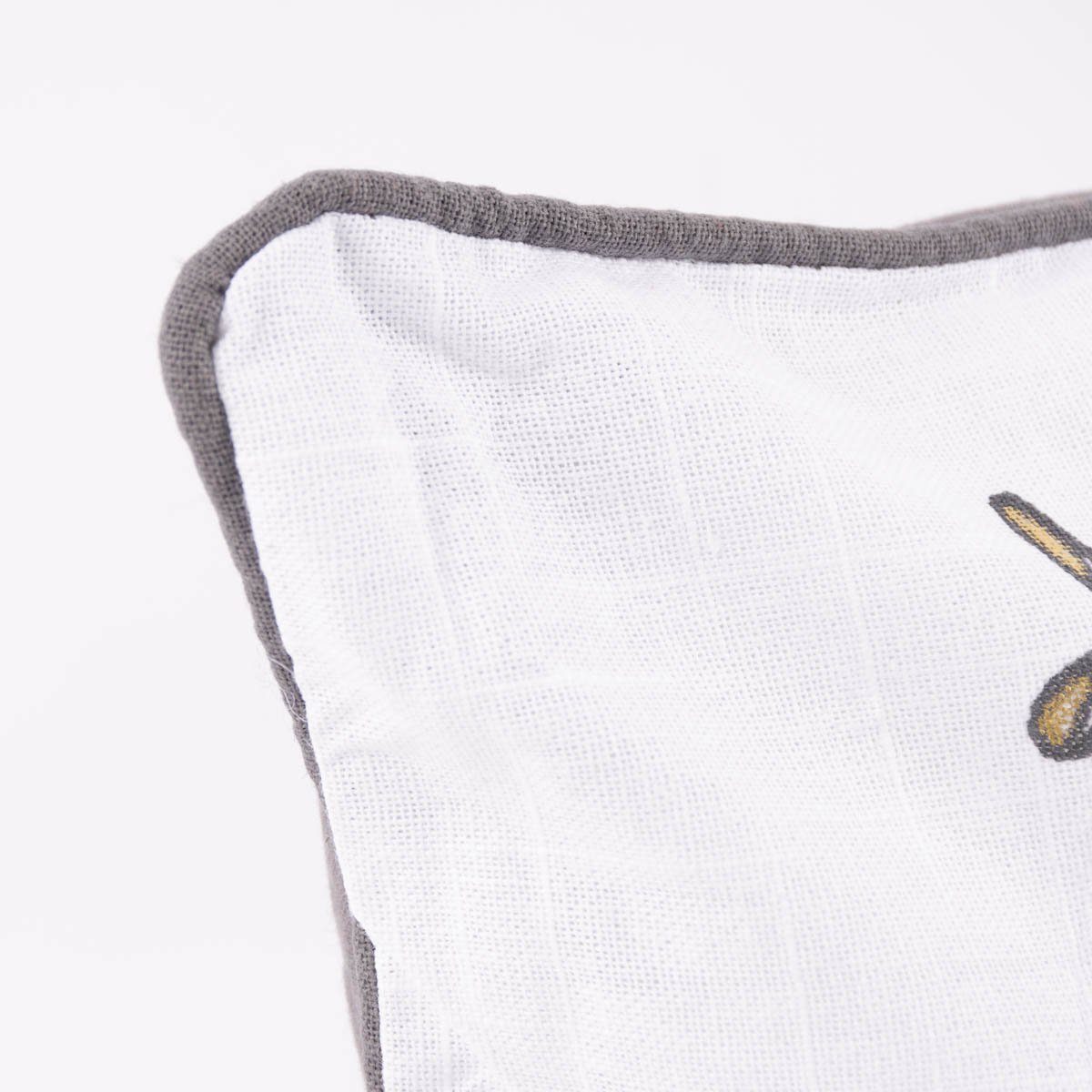 SCHÖNER LEBEN. Dekokissen Deko Kissen Kederumrandung bedruckt Hirsch Schneeflocken Foliendruck w