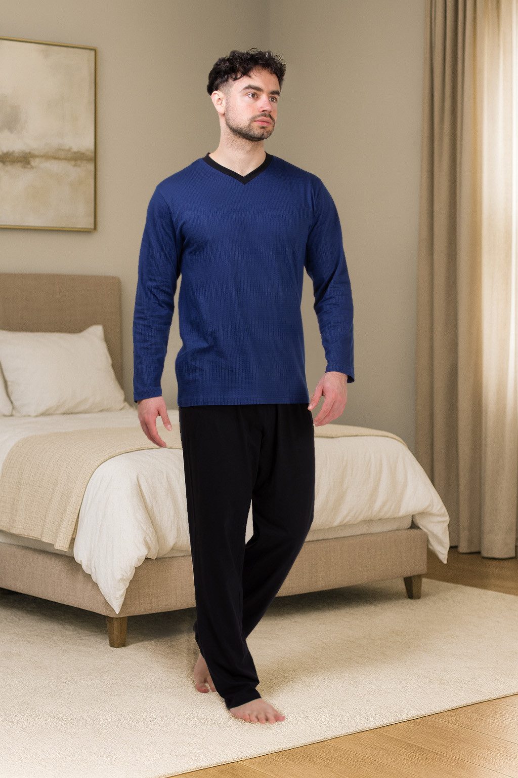 Moonline Pyjama Schlafanzug lang, 100% Baumwolle mit V-Ausschnitt und Streifen-Design