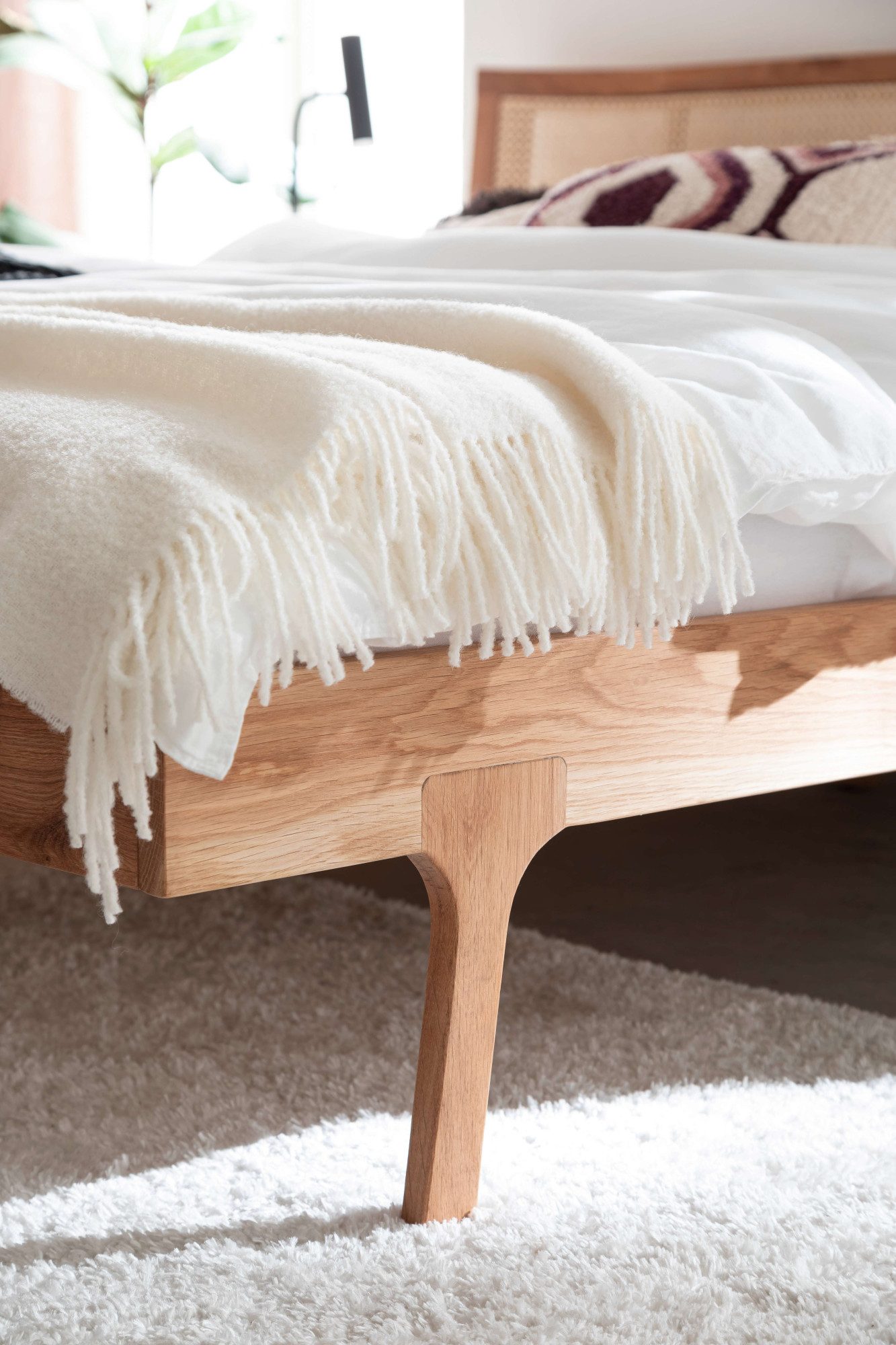 OTTO home Massivholzbett Hällevik, Kopfteil höhenverstellbar, Eiche massiv, mit Wiener Geflecht (mehrere Breiten), skandinavischer Stil, Made in EU, FSC®-zertif – Bild 4 von 5