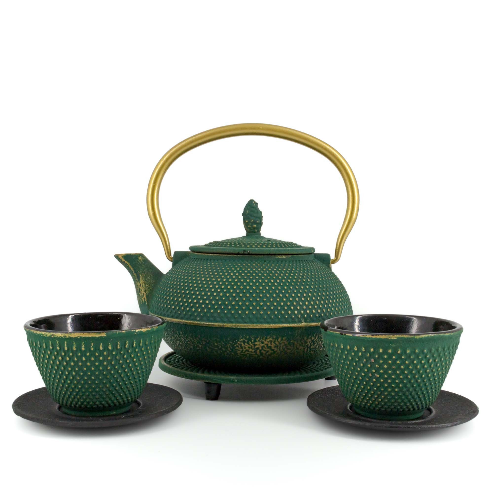 teayumi Teekanne ARARE Tetsubin Komplett-Set Gusseisenkanne 900 ml Grüngold, 0.9 l, (Komplett-Set, 8-teilig), mit herausnehmbaren Edelstahlsieb, mit Henkel