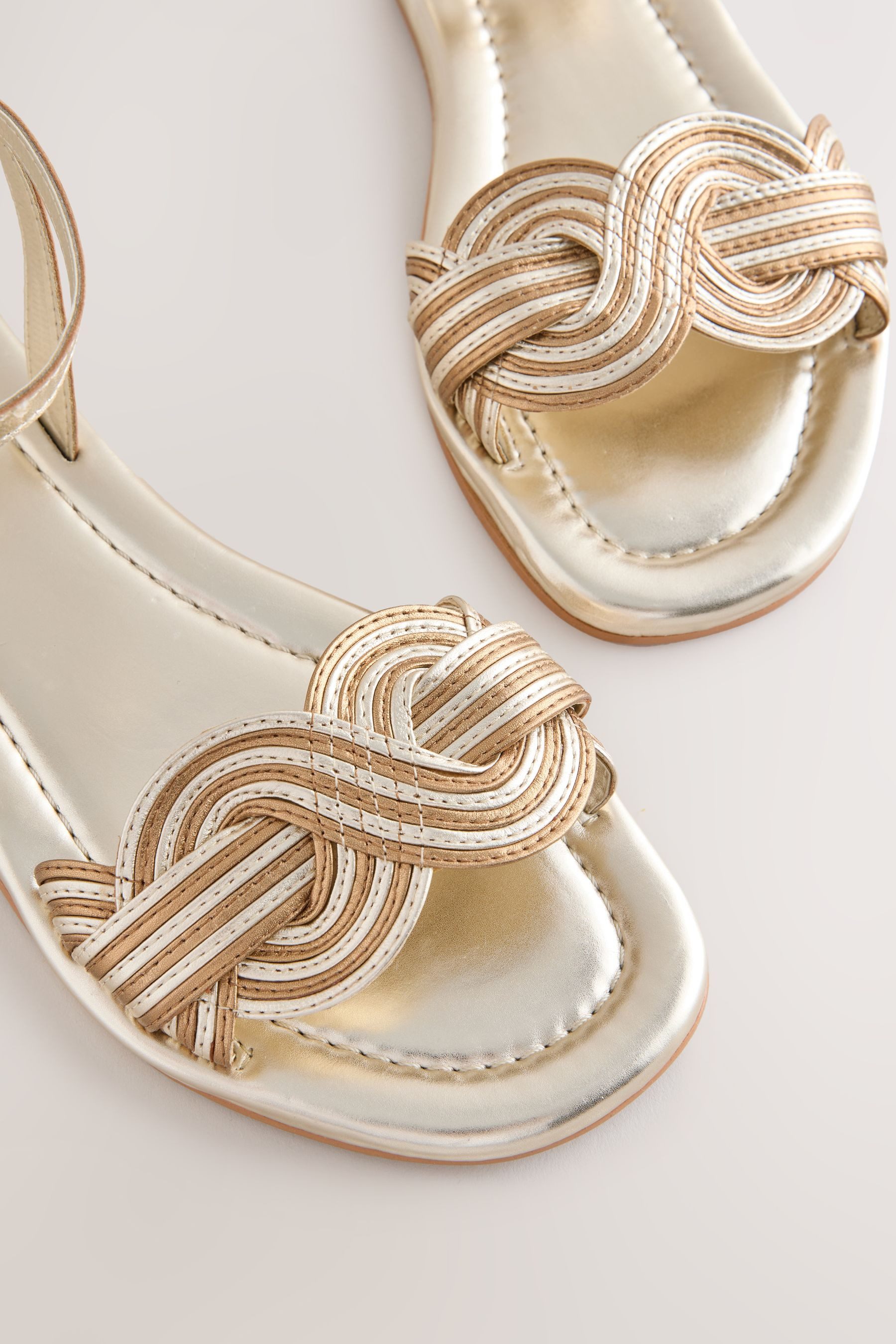 Next Forever Comfort® Flache Sandalen in Flechtoptik Sandale (1-tlg)