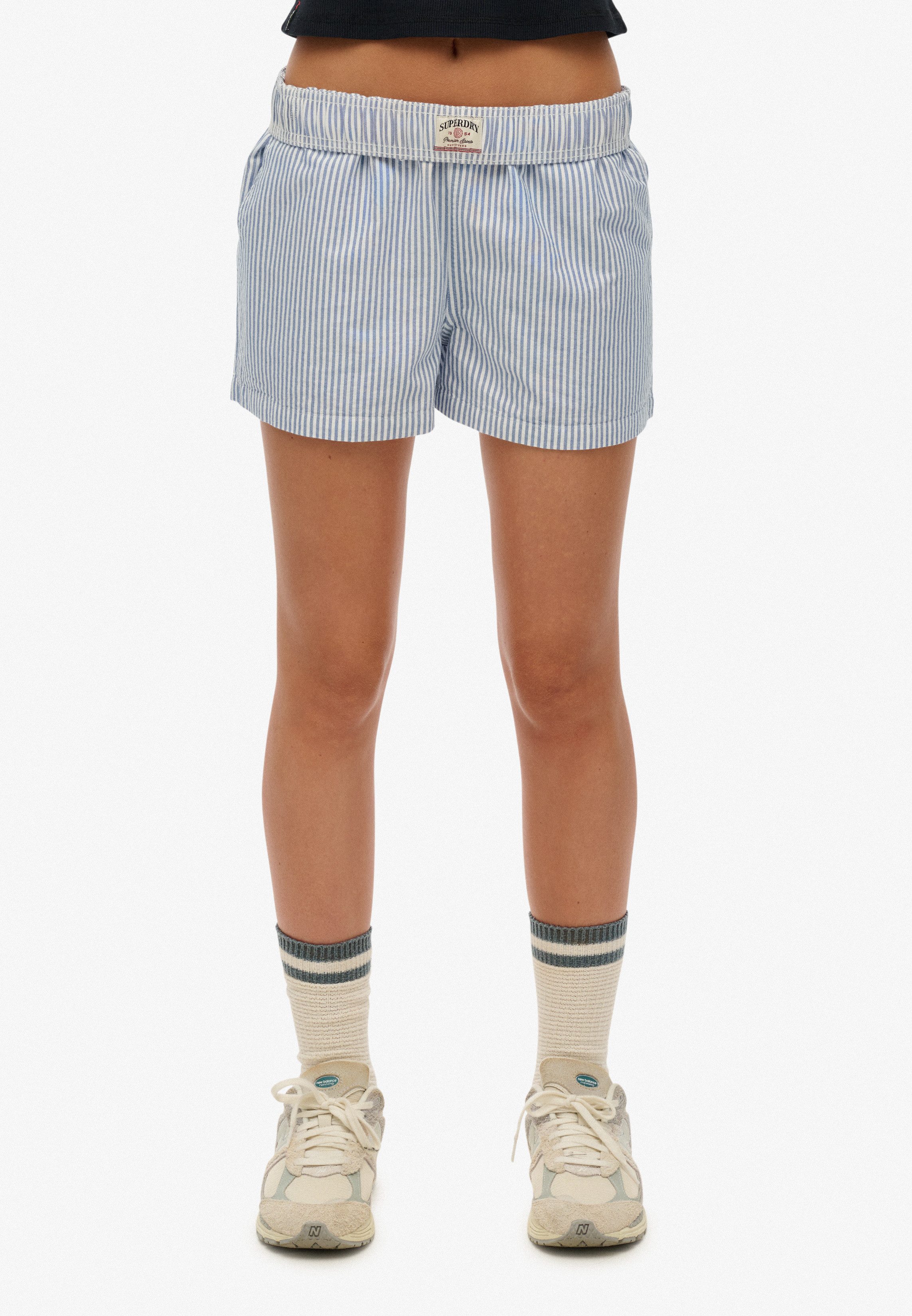 Superdry Shorts COTTON STRIPE ELASTIC SHORT aus Baumwolle, Regular Fit, mit Gummizug, pflegeleichtes Webmaterial