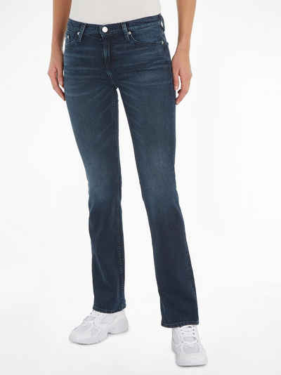 Tommy Jeans Bootcut-Jeans MADDIE MR BC DG5161 mit Logobadge und Logostickerei