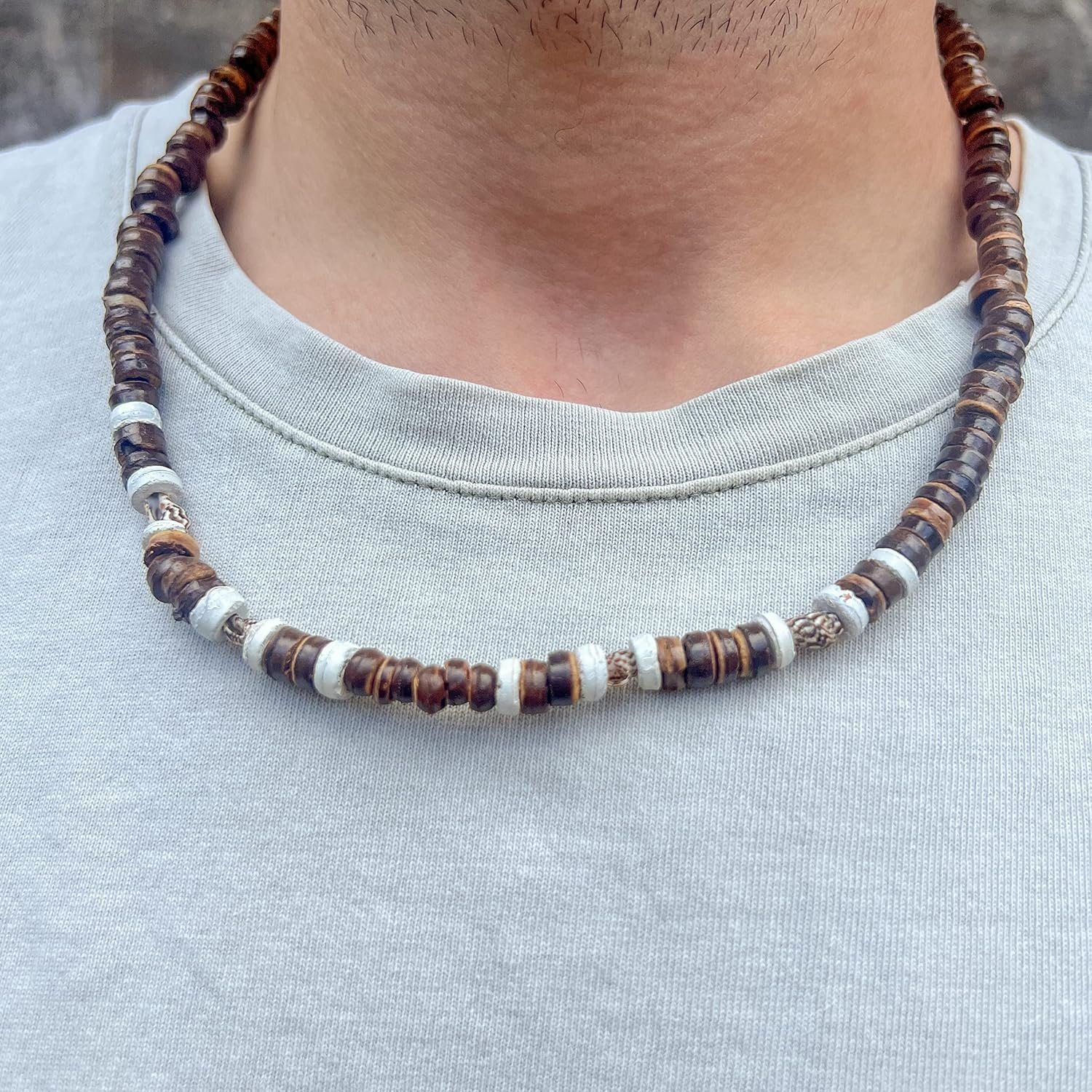 Made by Nami Perlenkette Surfer Halskette mit echten Kokosnussperlen, Herren Damen Strand Schmuck Wasserfest