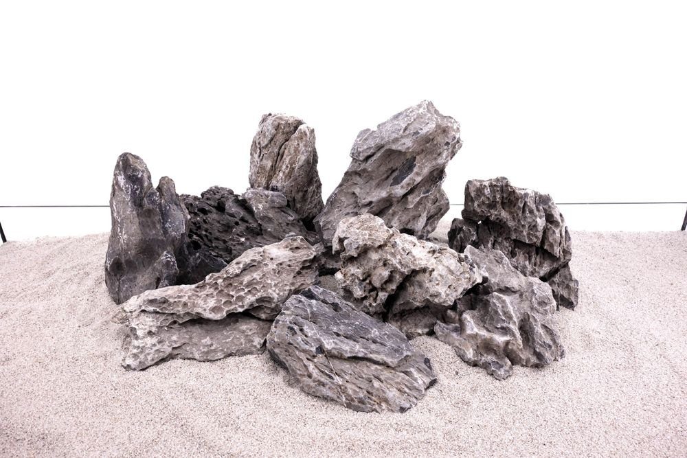 Aquaone Aquarium Aquarium Natursteine Mini Landschaft Seiryu Deko Steine grau 1 Stück Gr.L 1-2Kg Nr.68 Pagode Dekoration Aquascaping