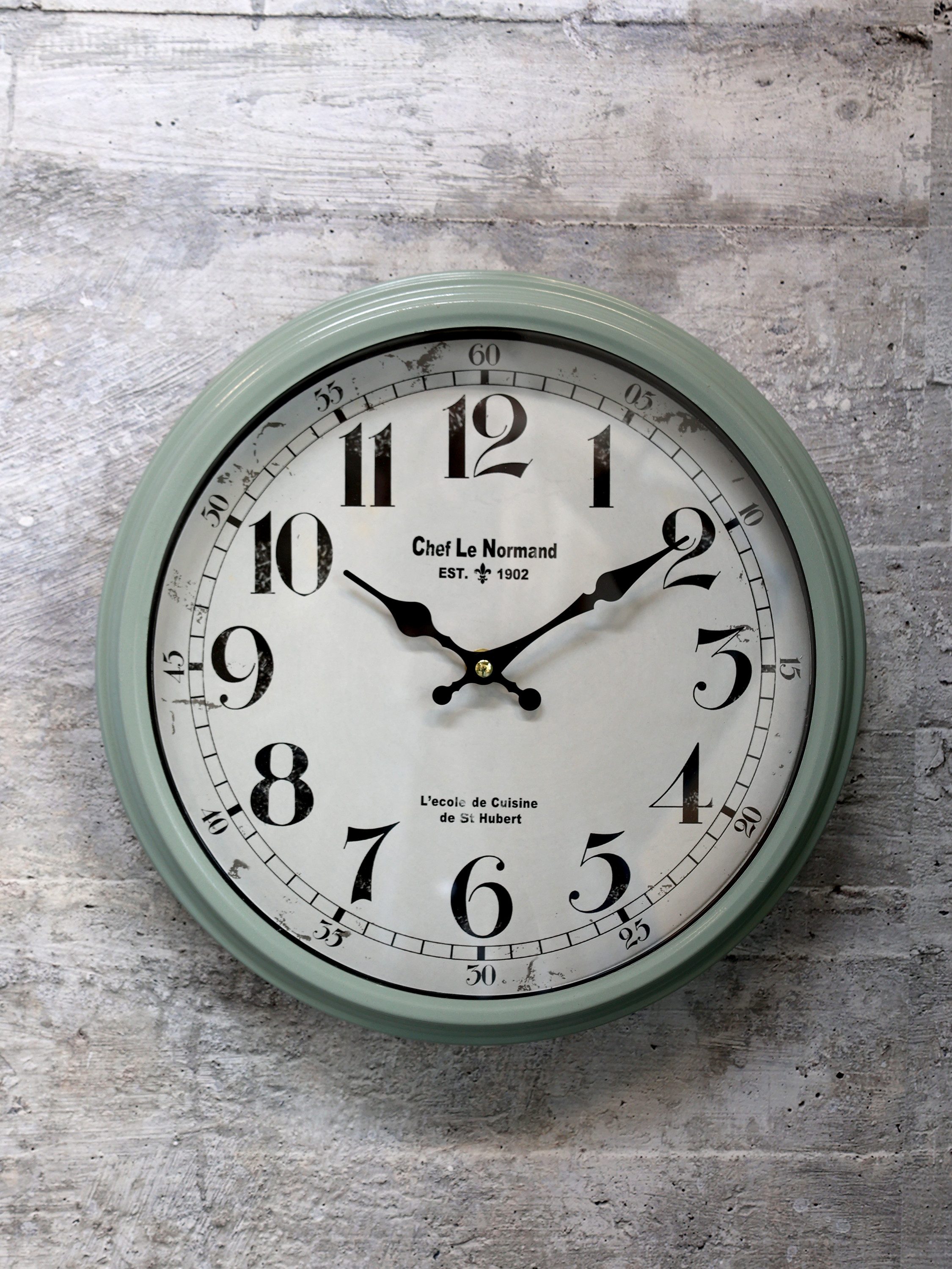 Chic Antique Wanduhr Chef Le Normand Antik Verte Ø31cm Glas Metall (Patinierter Eisenrahmen und nostalgischem Zifferblatt)