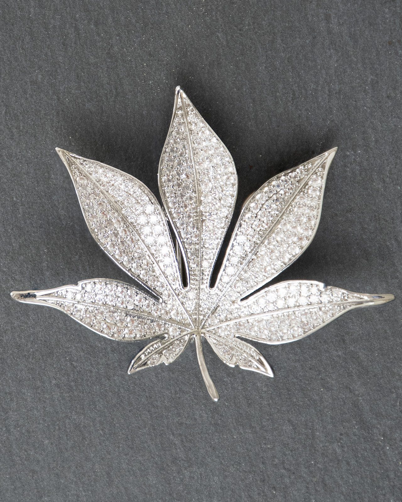 MayTree Brosche "Hanfblatt", silber mit Strass (Stück, 1-tlg), Metallbrosch günstig online kaufen