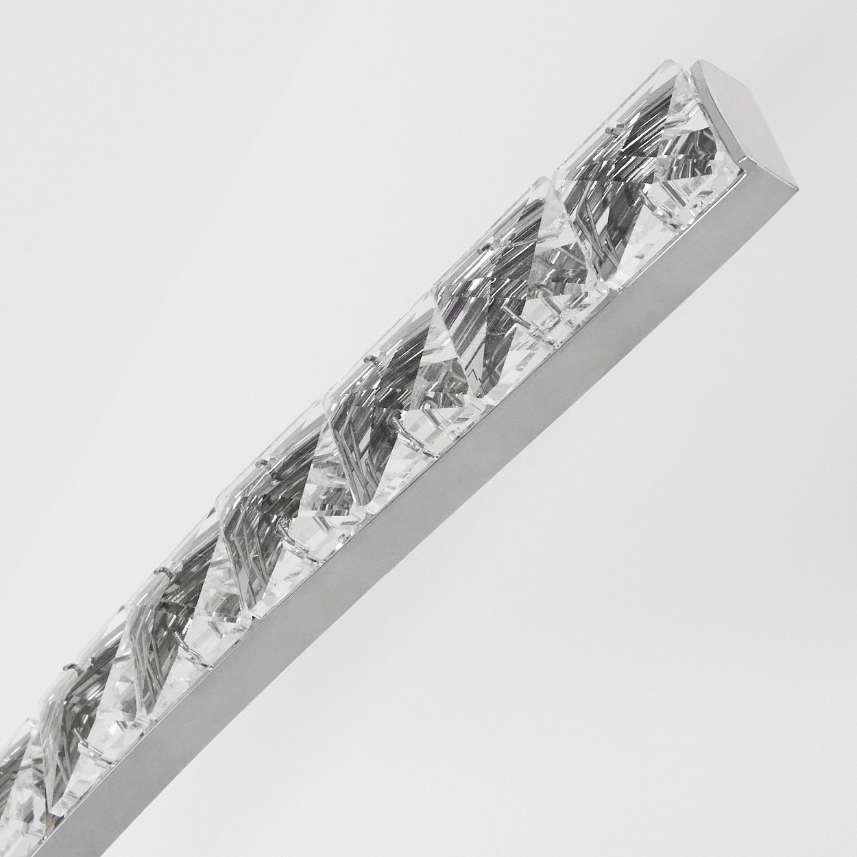 hofstein Stehlampe »Mezzani« moderne Bodenlampe in aus Stehlampe Kelvin, mit Metall Fusschalter, Lichteffekt, LED dimmbar Chrom/Weiß/Glitzereffekt, über 3000