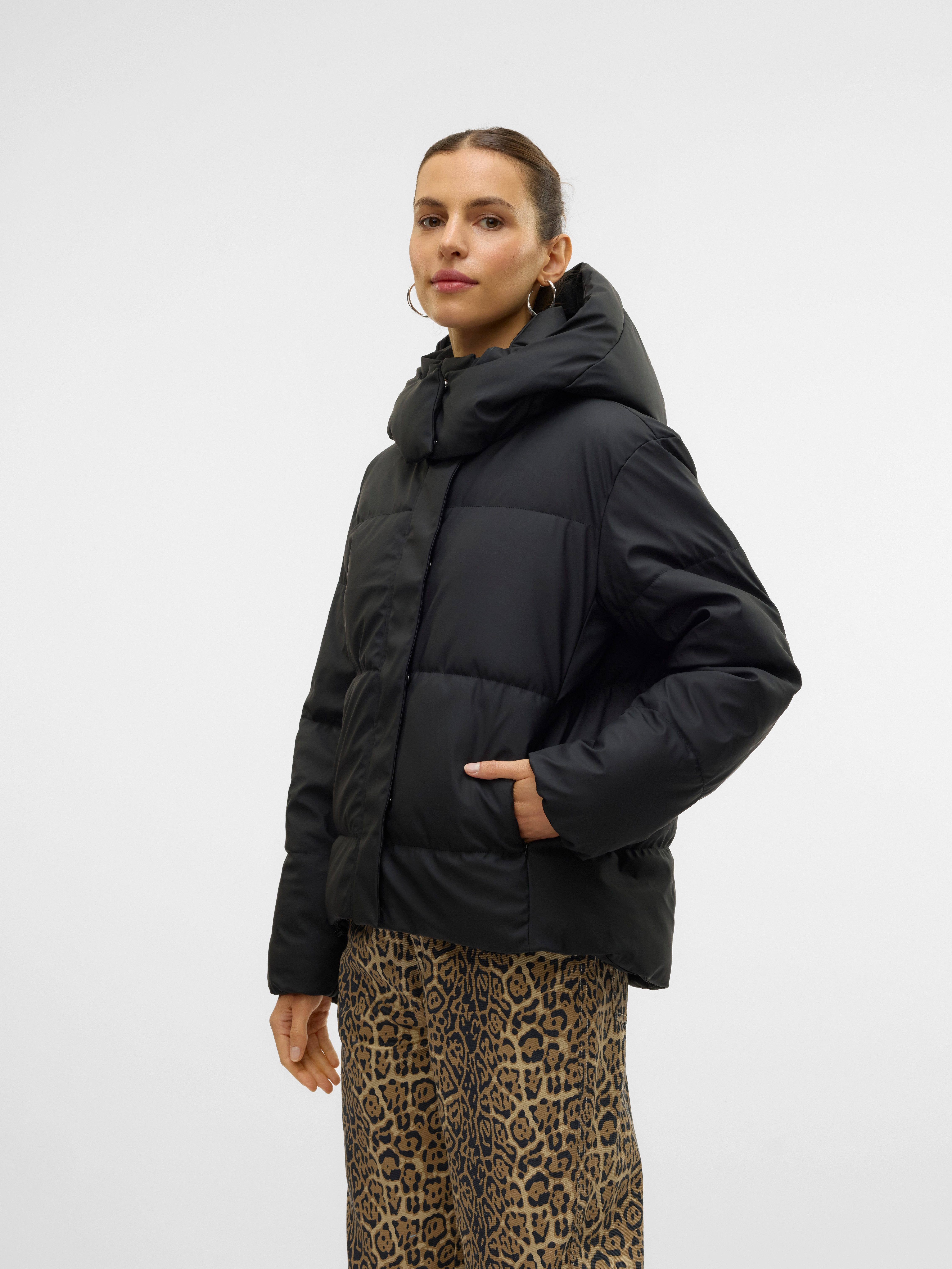 Vero Moda Steppjacke VMGRETAKYLIE SHORT COATED JACKET NOOS