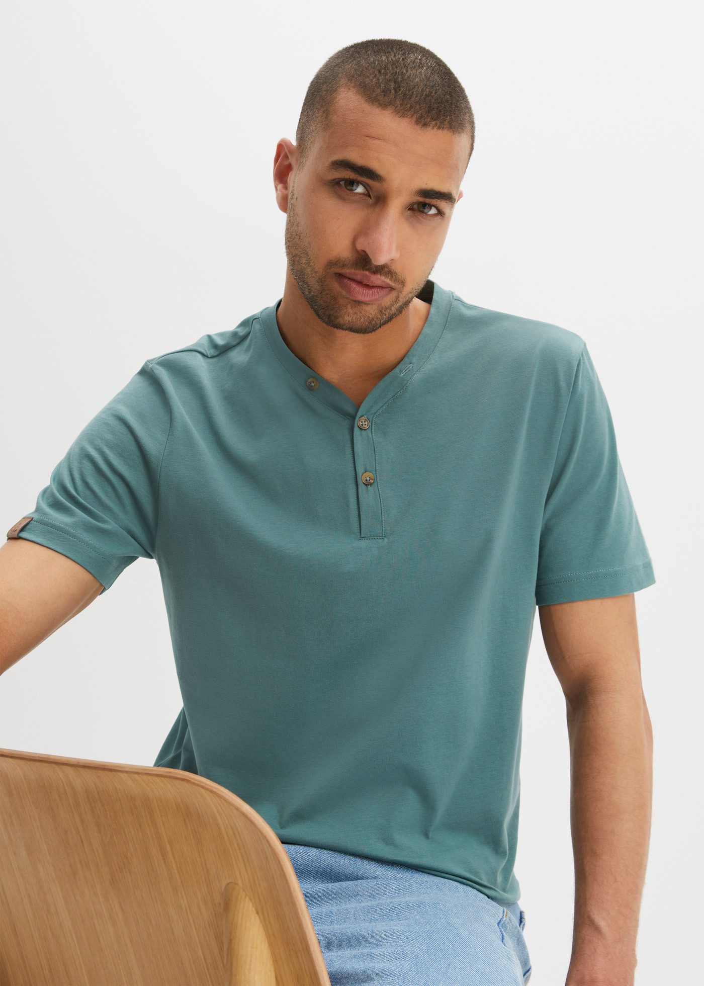 bonprix Henleyshirt (Packung, 2-tlg) Regular fit, mit Ausschnitt im Henley-Look, aus Baumwolle