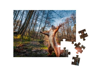 puzzleYOU Puzzle Lustiges rotes Eichhörnchen posiert im Wald, 48 Puzzleteile, puzzleYOU-Kollektionen Eichhörnchen, Tiere in Wald & Gebirge