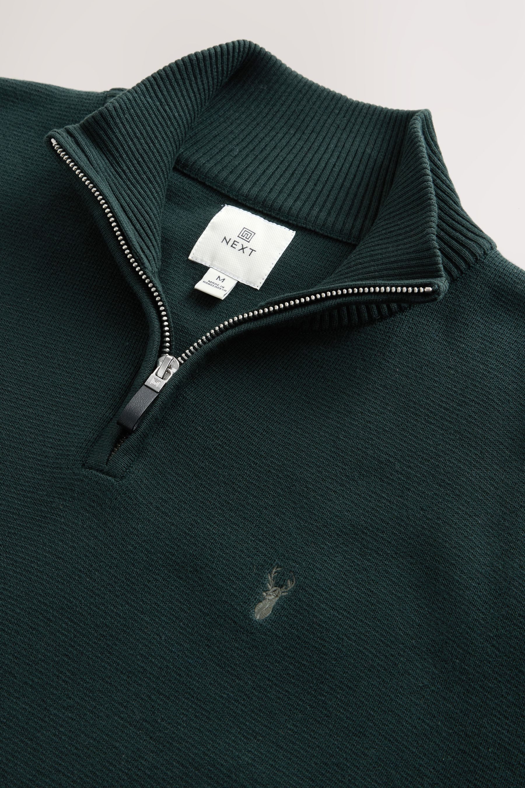 Next Strickpullover Regular Fit Premium Troyer mit Hirschlogo (1-tlg)
