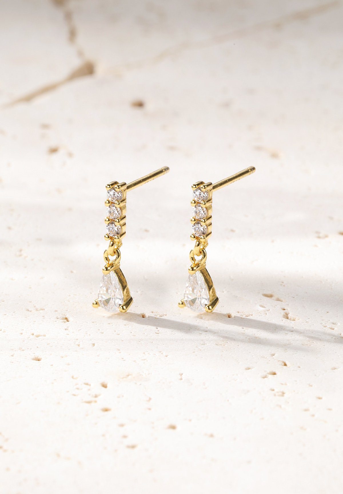 Hey Happiness Ohrstecker-Set Luna für Damen, aus Silber 925 18K vergoldet, Filigrane Ohrstecker mit Perlen & Zirkonia, Layering Schmuck