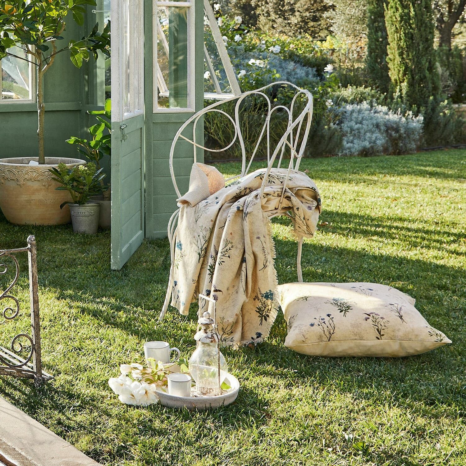 Mirabeau Tagesdecke Plaid Cabinda creme/bunt