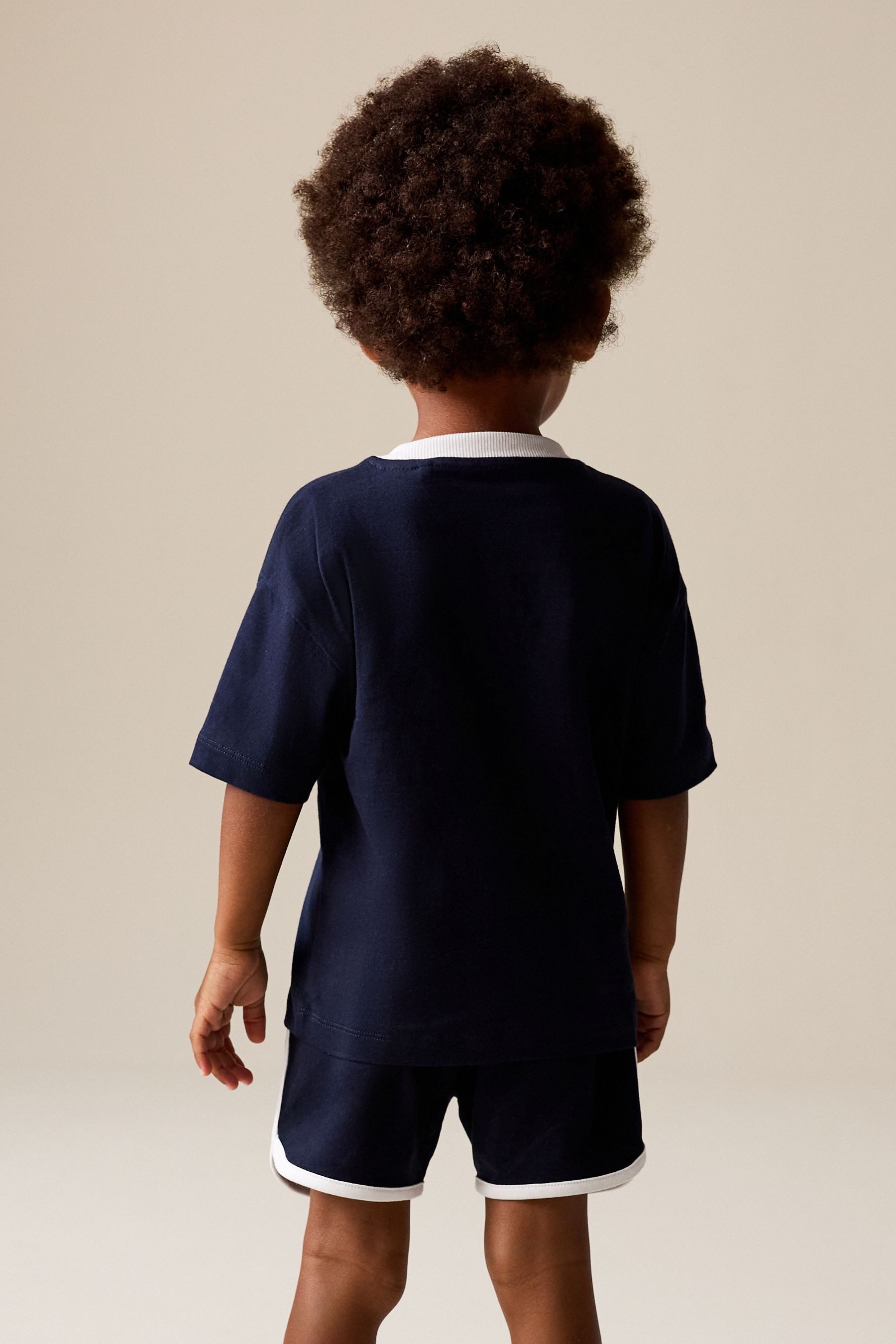 Next Shirt & Shorts Micky Maus Kurzärmeliges T-Shirt und Shorts im Set (2-tlg)