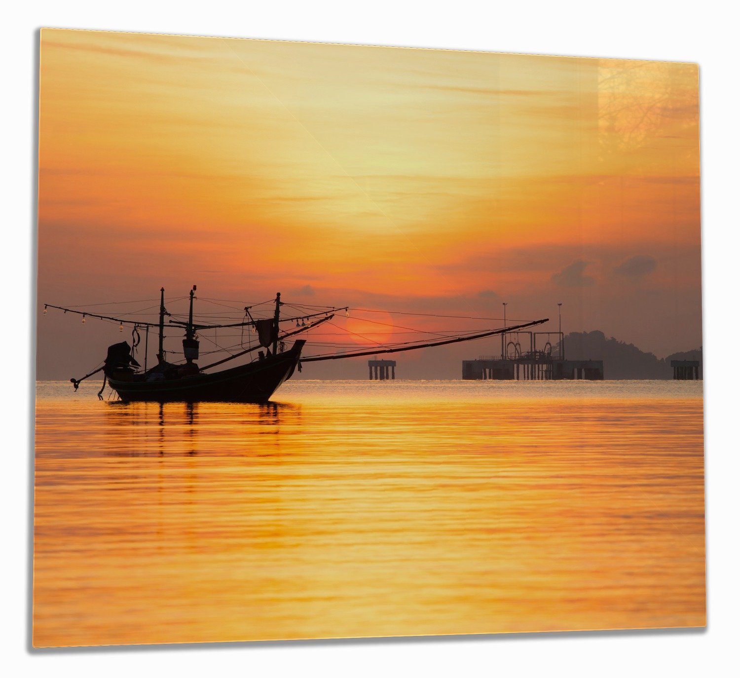 Wallario Herd-Abdeckplatte Thailändisches Fischerboot vor Sonnenuntergang, ESG-Sicherheitsglas, (Glasplatte, 1 tlg., inkl. 5mm Noppen), verschiedene Größen