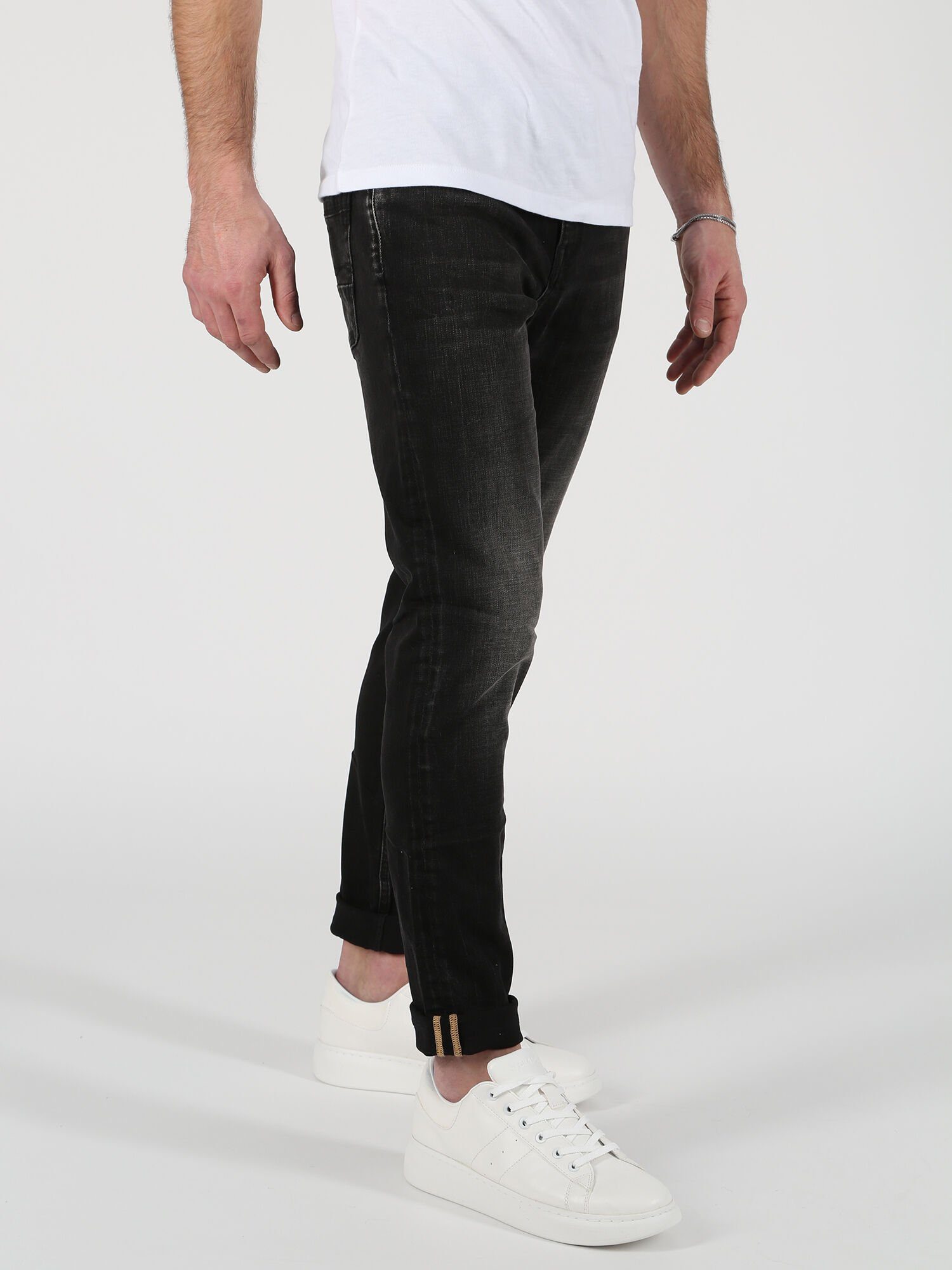 of Denim 5-Pocket-Style Black Miracle Argentina Slim-fit-Jeans