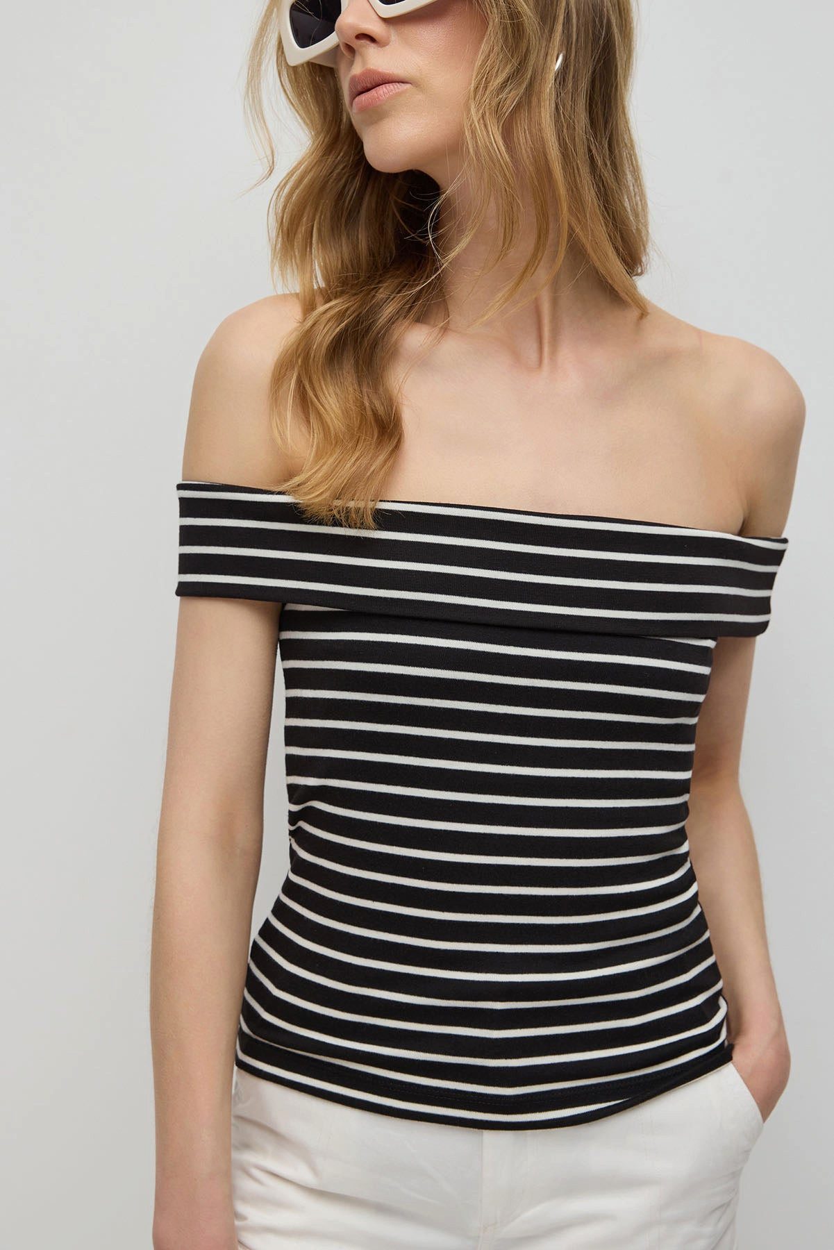 No Matter What T-Shirt Schulterfreies, ärmelloses Body-Sit-T-Shirt mit geradem Ausschnitt