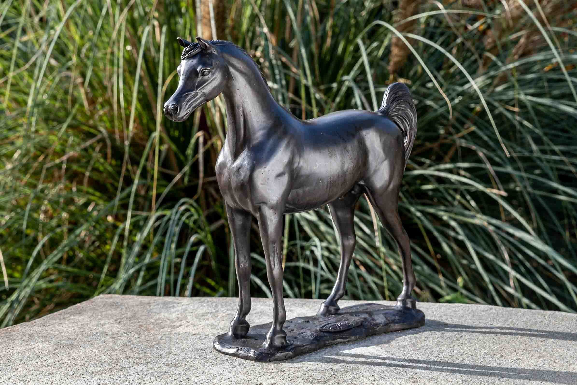 IDYL Gartenfigur IDYL Bronze-Skulptur Arabisches Pferd, Bronze