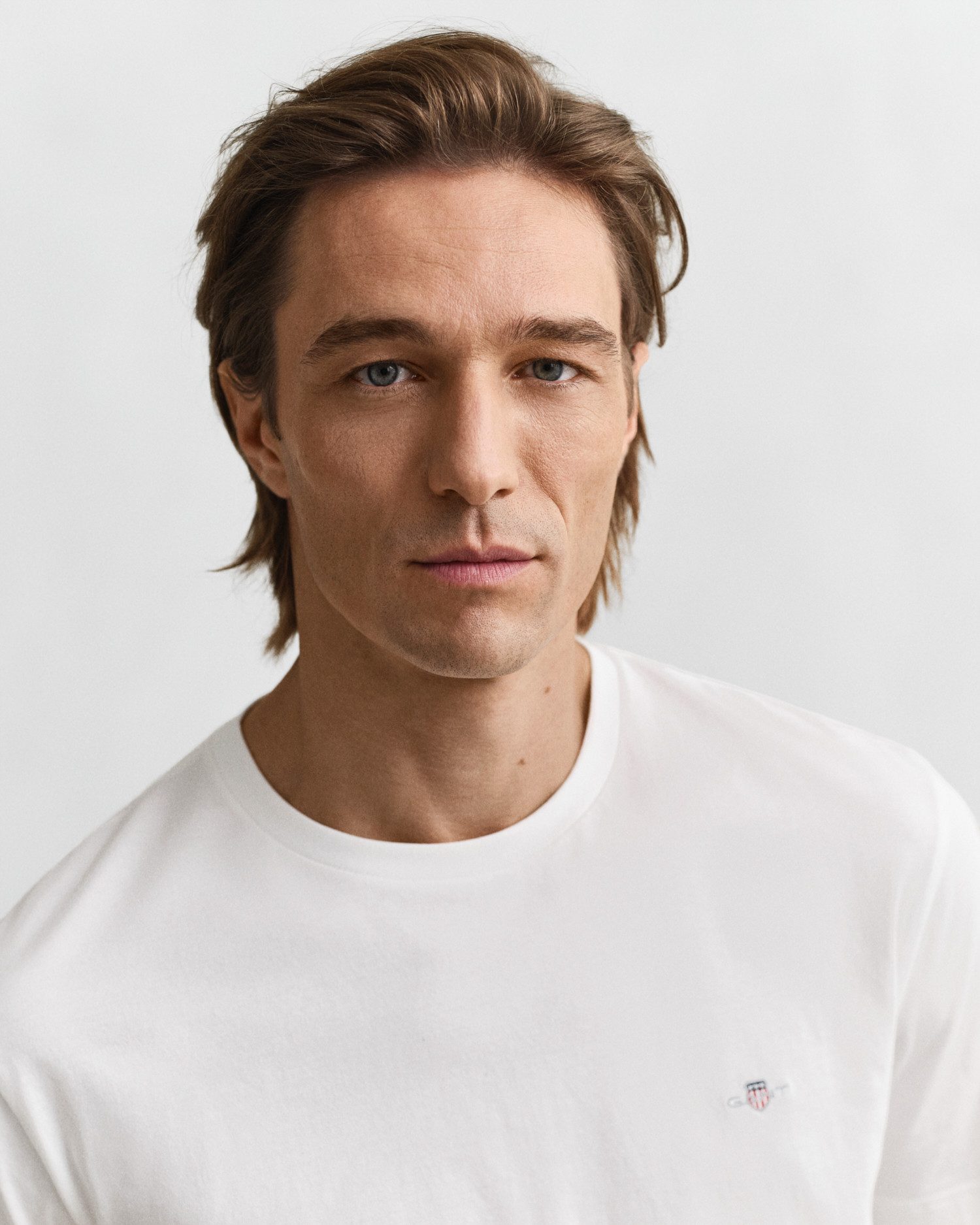 Gant T-Shirt REG SHIELD SS T-SHIRT mit Logostickerei auf der Brust