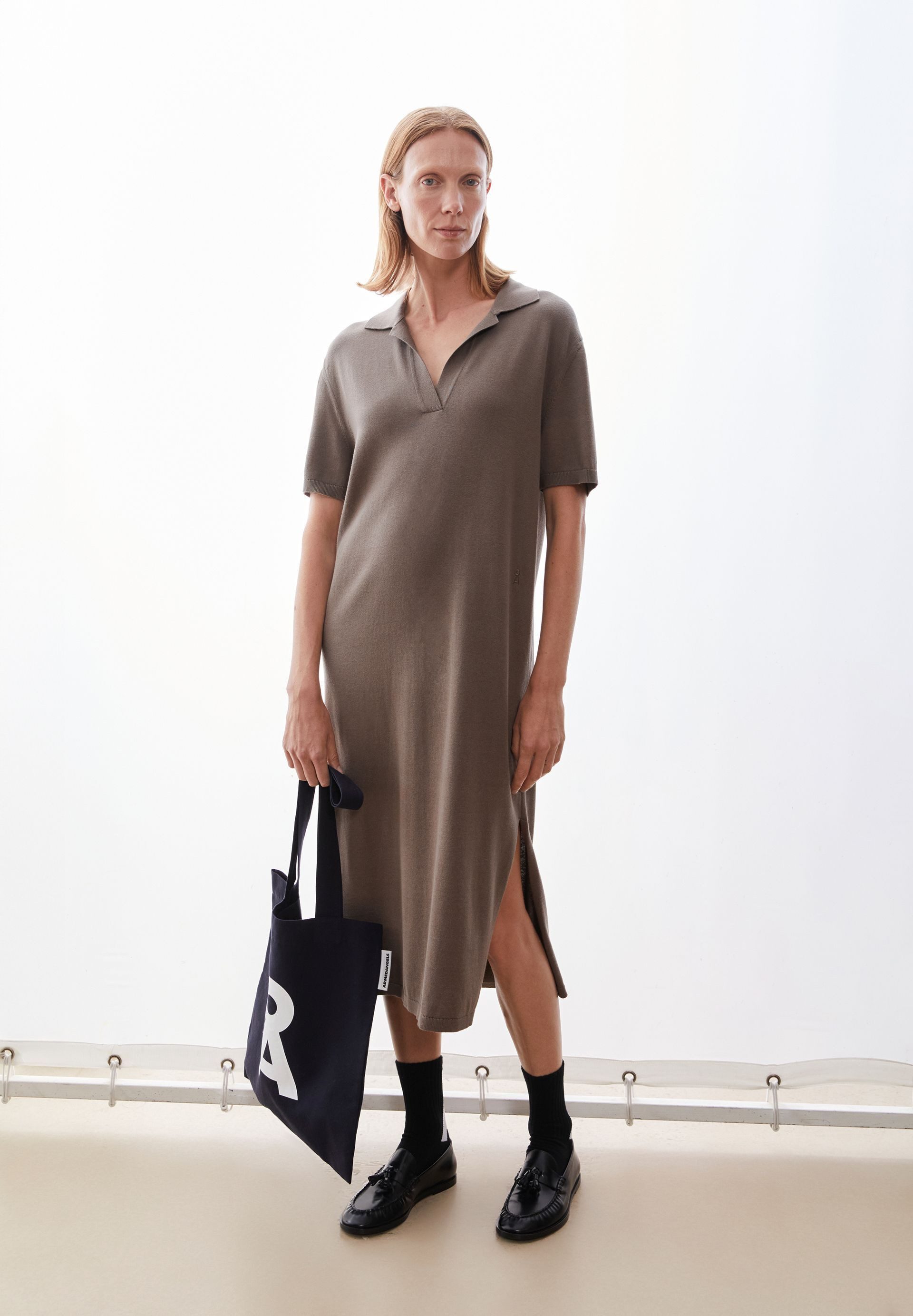 Armedangels Strickkleid FINE POLO Strickkleid aus Bio-Baumwoll Mix Kragen – Bild 5 von 5
