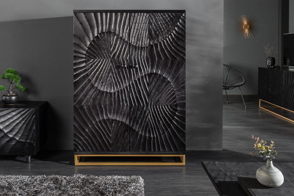 riess-ambiente Barschrank SCORPION 140cm schwarz / gold (Einzelartikel, 1-St) Wohnzimmer · Massivholz · Metall · 3D Schnitzereien