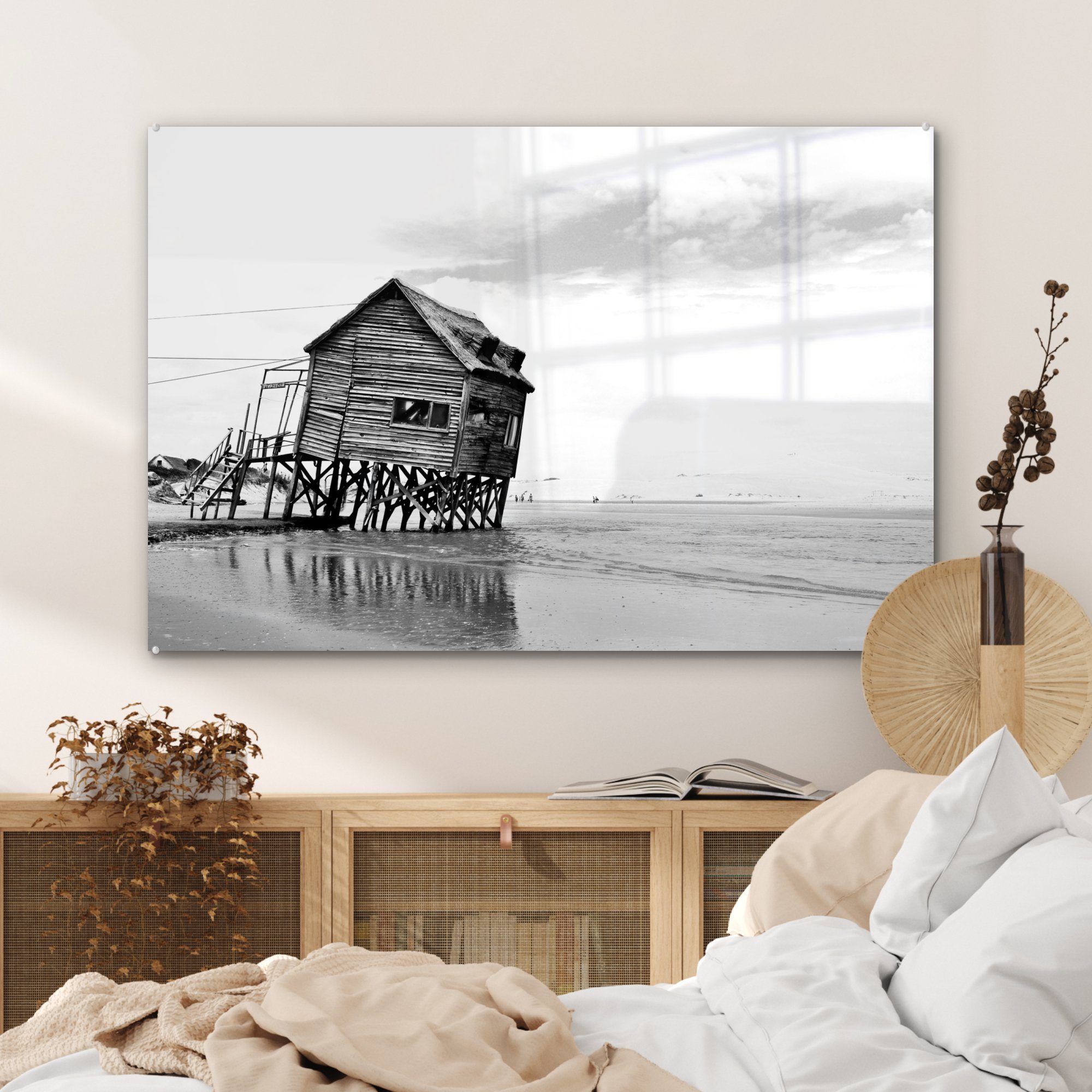 Acrylglasbild am Schlafzimmer schwarz Wohnzimmer & St), MuchoWow (1 Verlassene Acrylglasbilder und Hütte weiß, Strand -