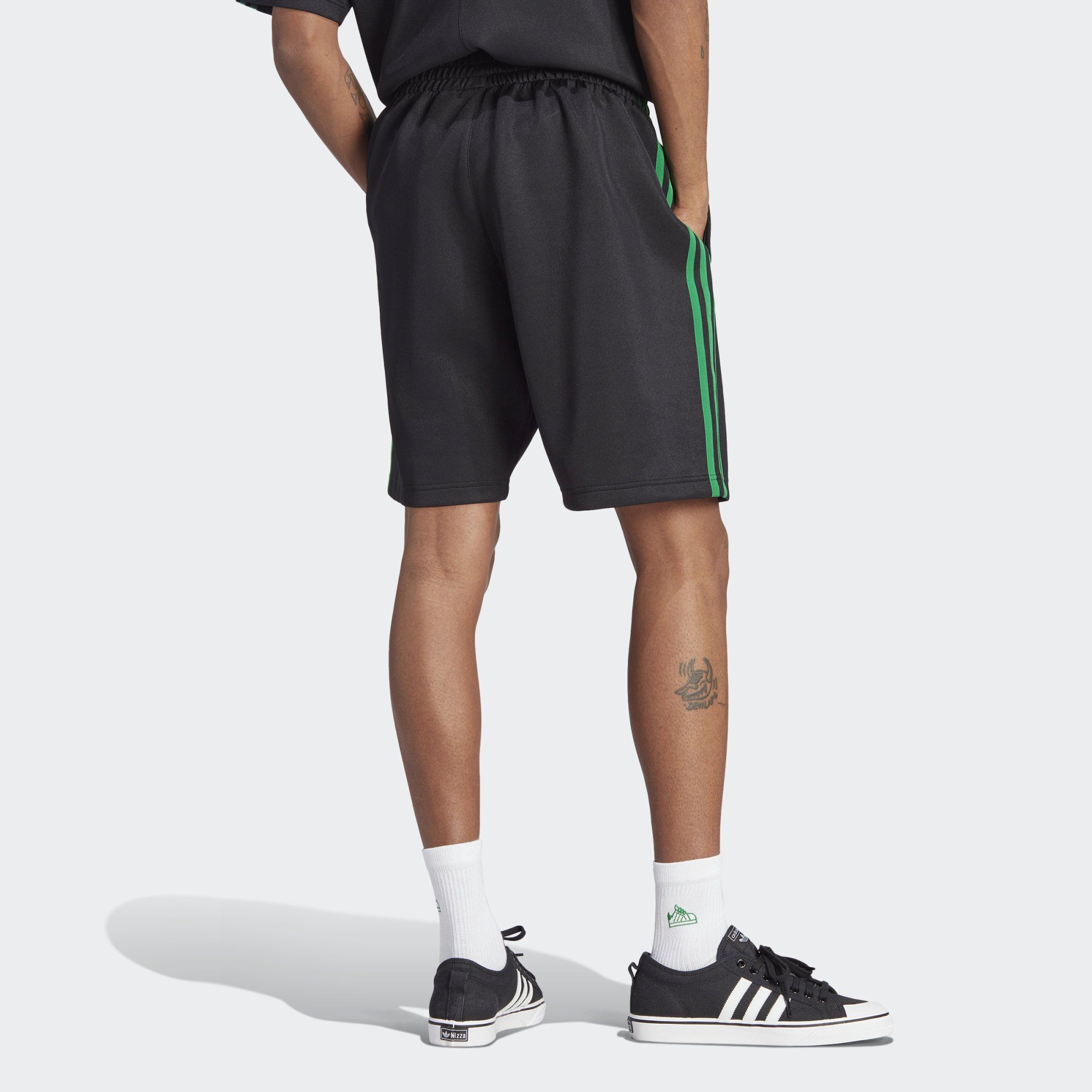 adidas Shorts ADICOLOR Originals Green SHORTS Black / CLASSICS+