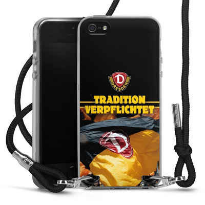 DeinDesign Handyhülle SG Dynamo Dresden Fanartikel SGD Tradition Verpflichtet Dynamo Dresden, Apple iPhone SE (2016-2019) Handykette Hülle mit Band Cover mit Kette